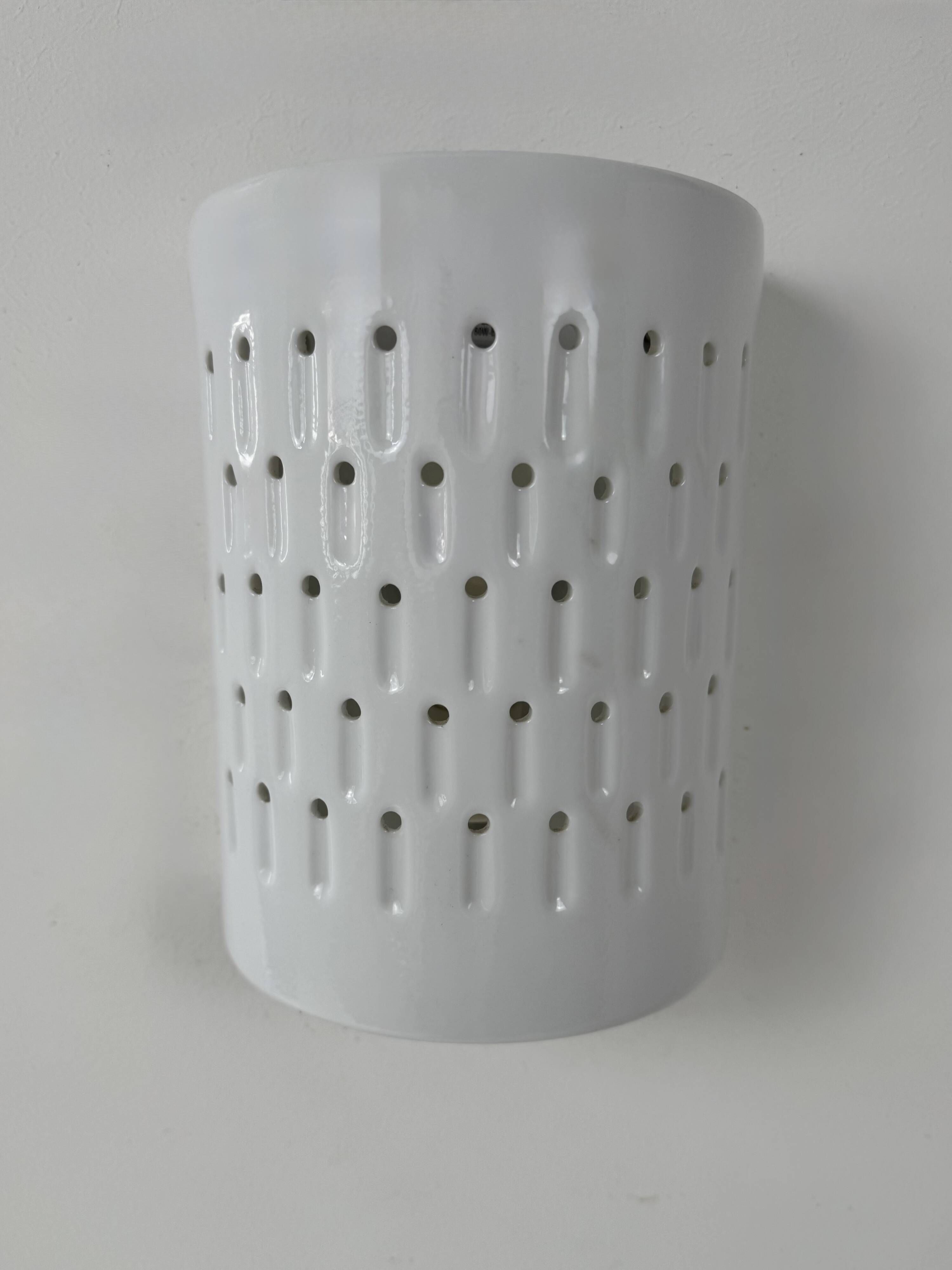 Pair of vintage wall lights in white porcelain, France, 1980.