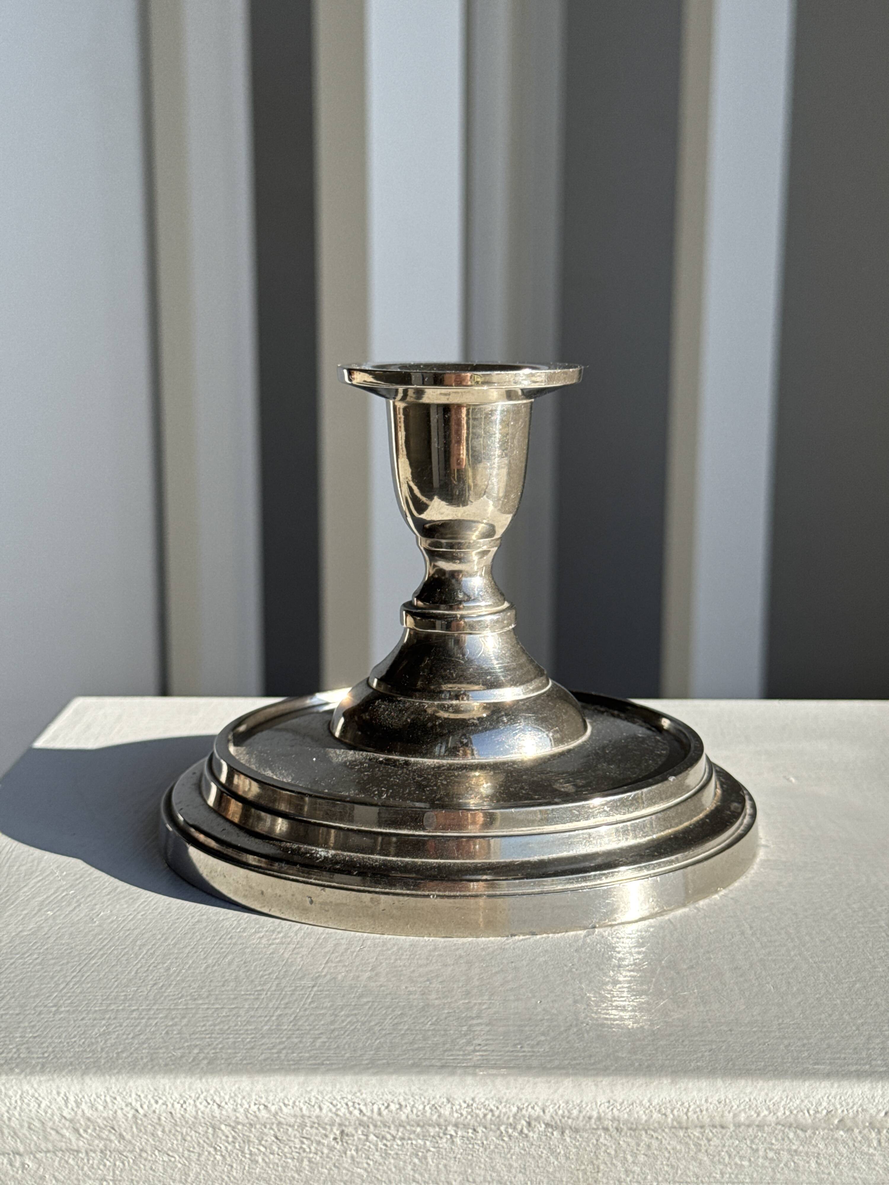 Small shiny silver-plated candlestick H11 D13