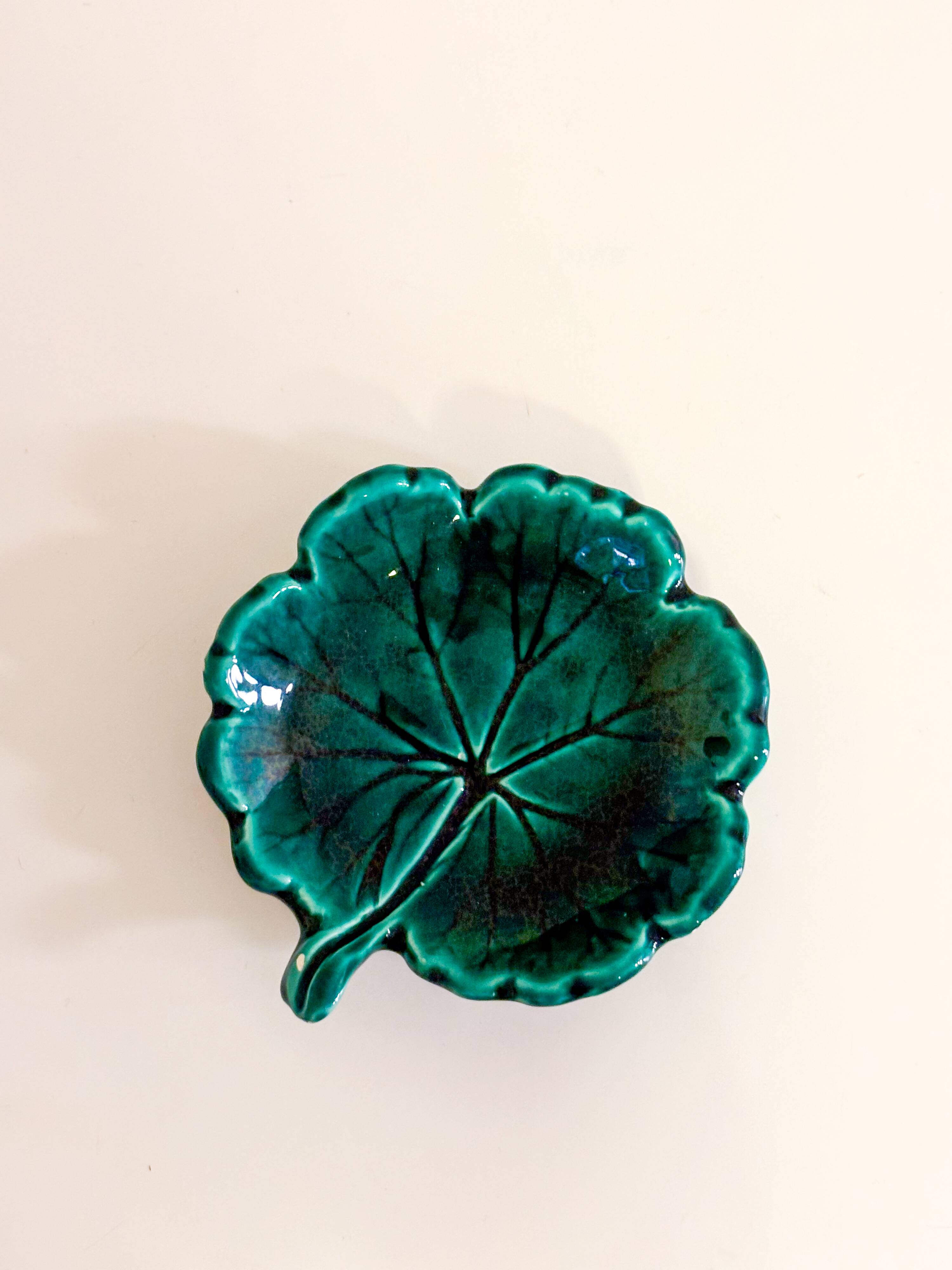 Slip tray, Leaf model, Green, 1960 - 12 X 13 cm