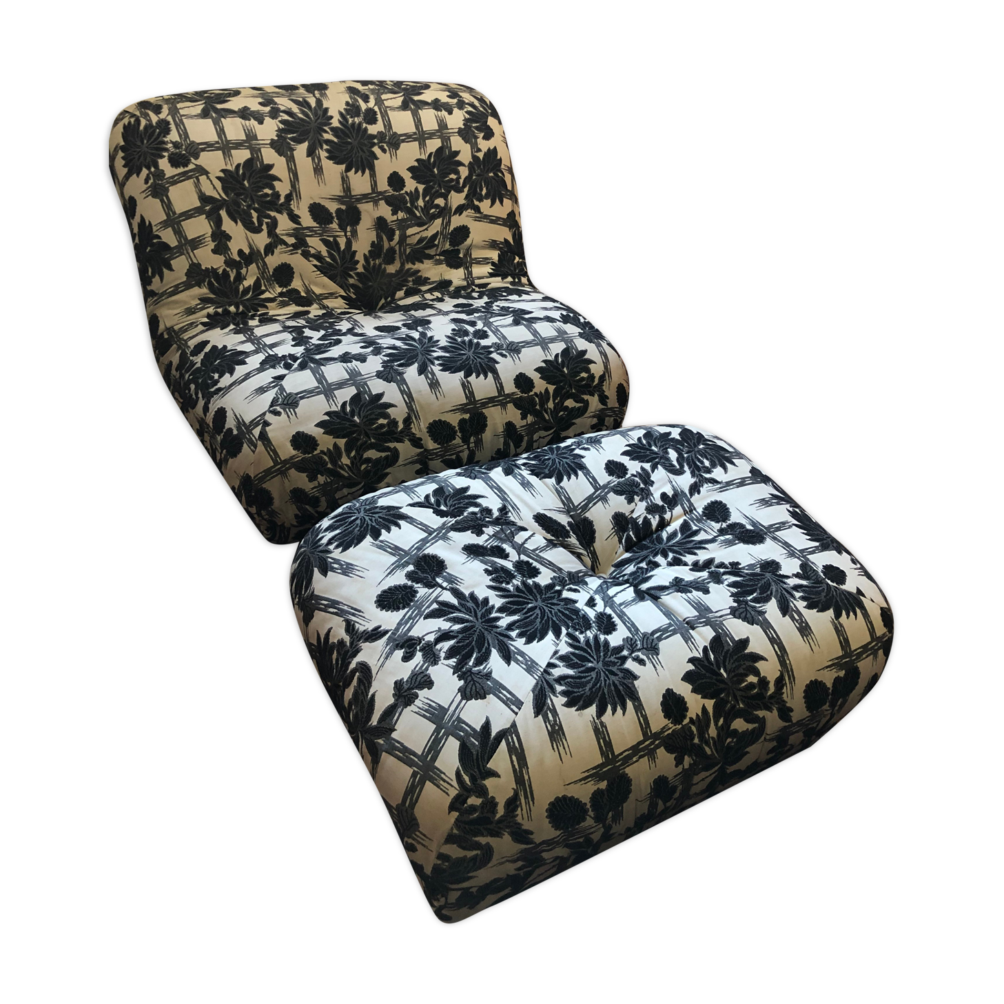 Vintage airborne potato chair heater & its matching pouf