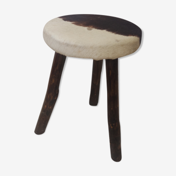 Tabouret brutaliste peau de vache