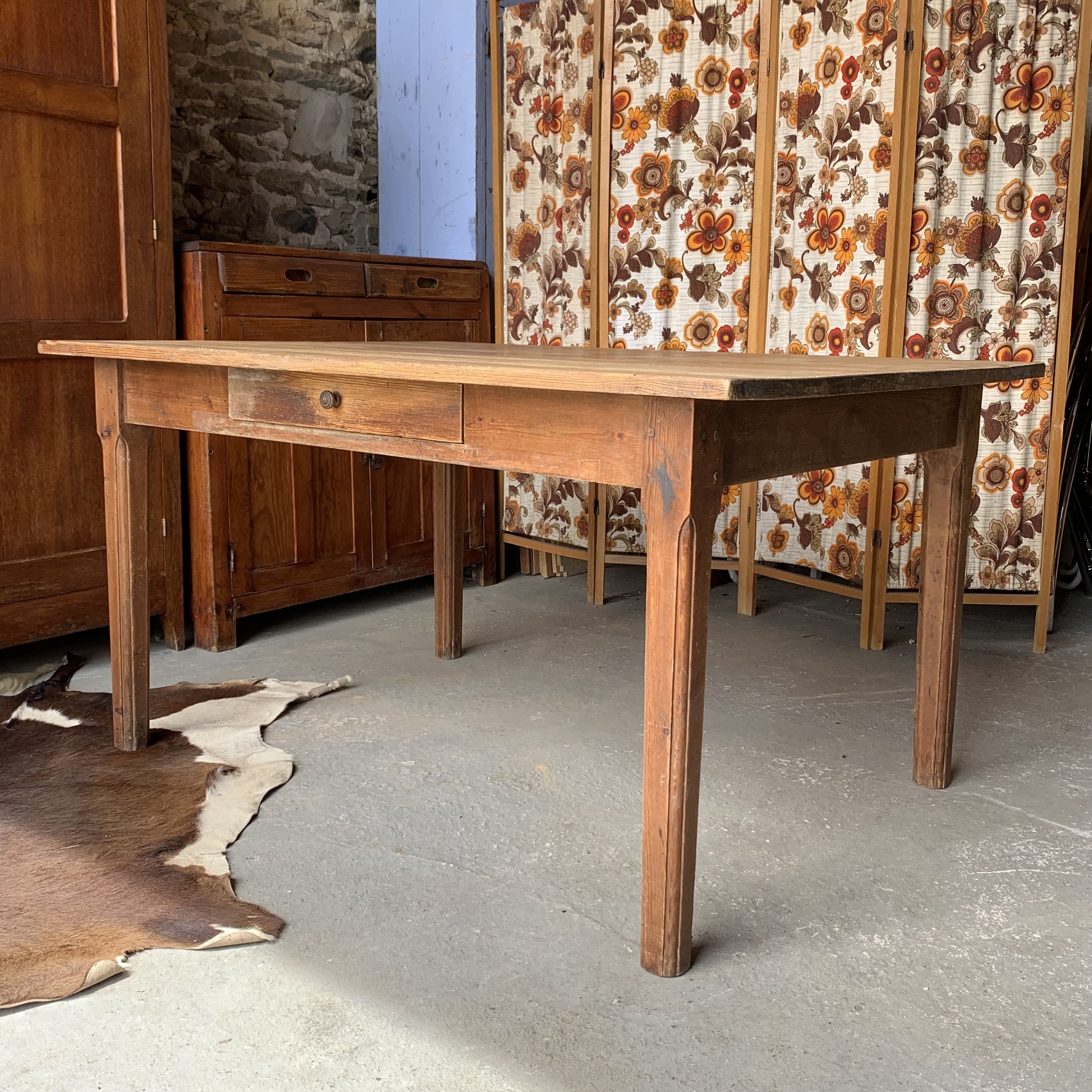 Old rectangular table - 1M40 - 2 drawers