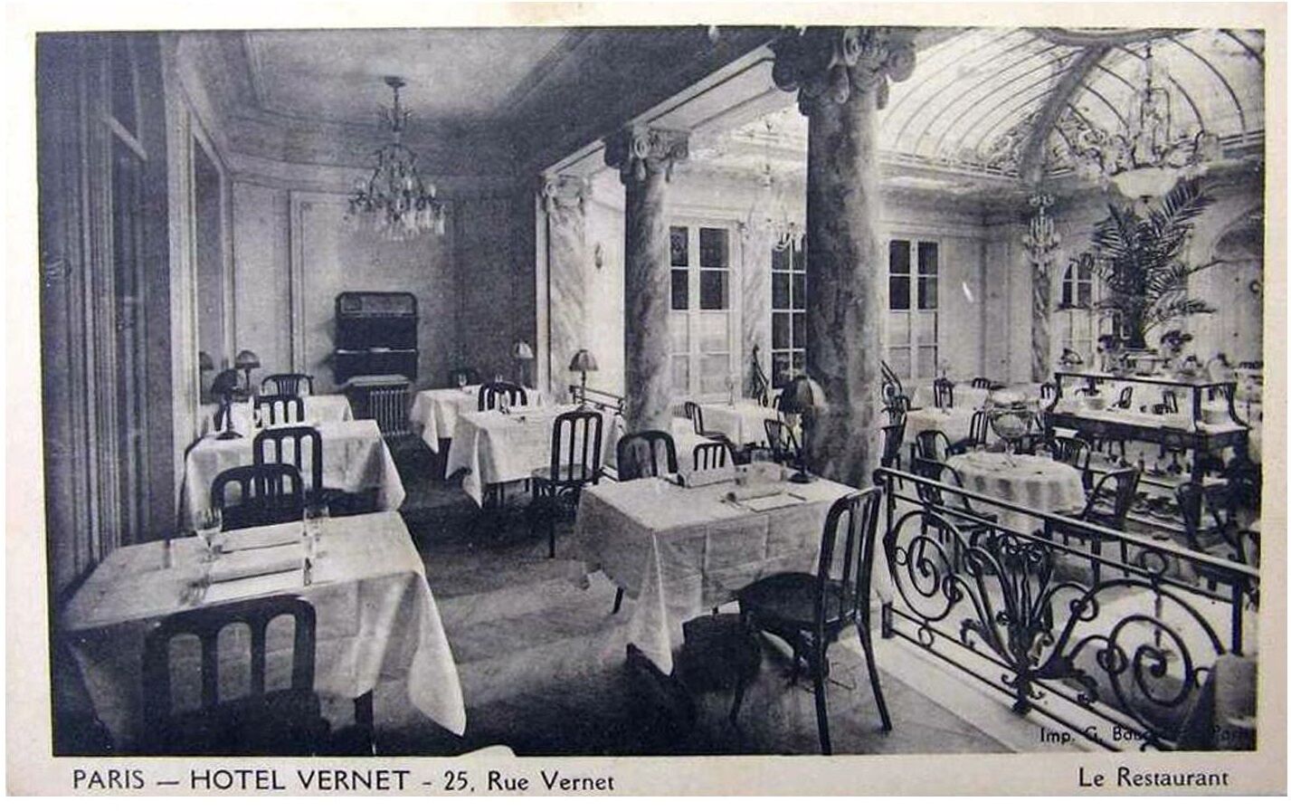 Chair Thonet N °391 XV of 1925 canned, walnut shade