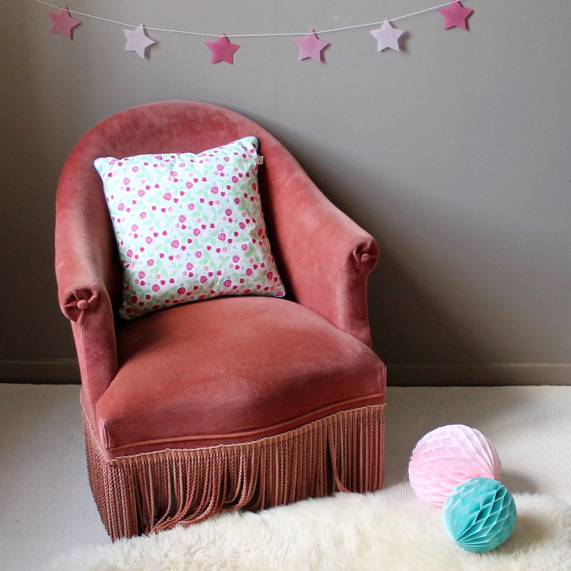 Armchair toad vintage rose powder