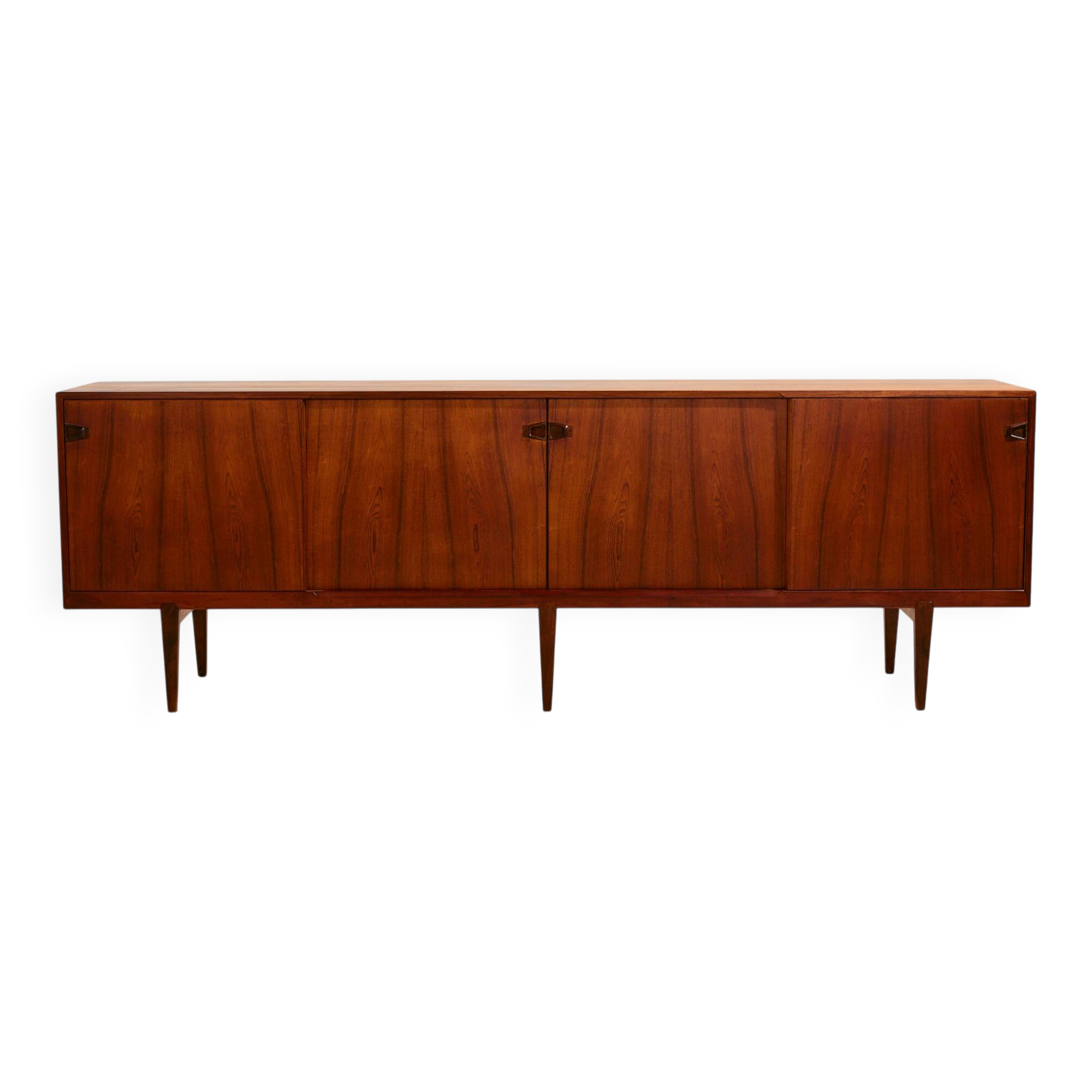 MK10673 Restored rosewood sideboard by Henry Rosengren Hansen for Brande Mø