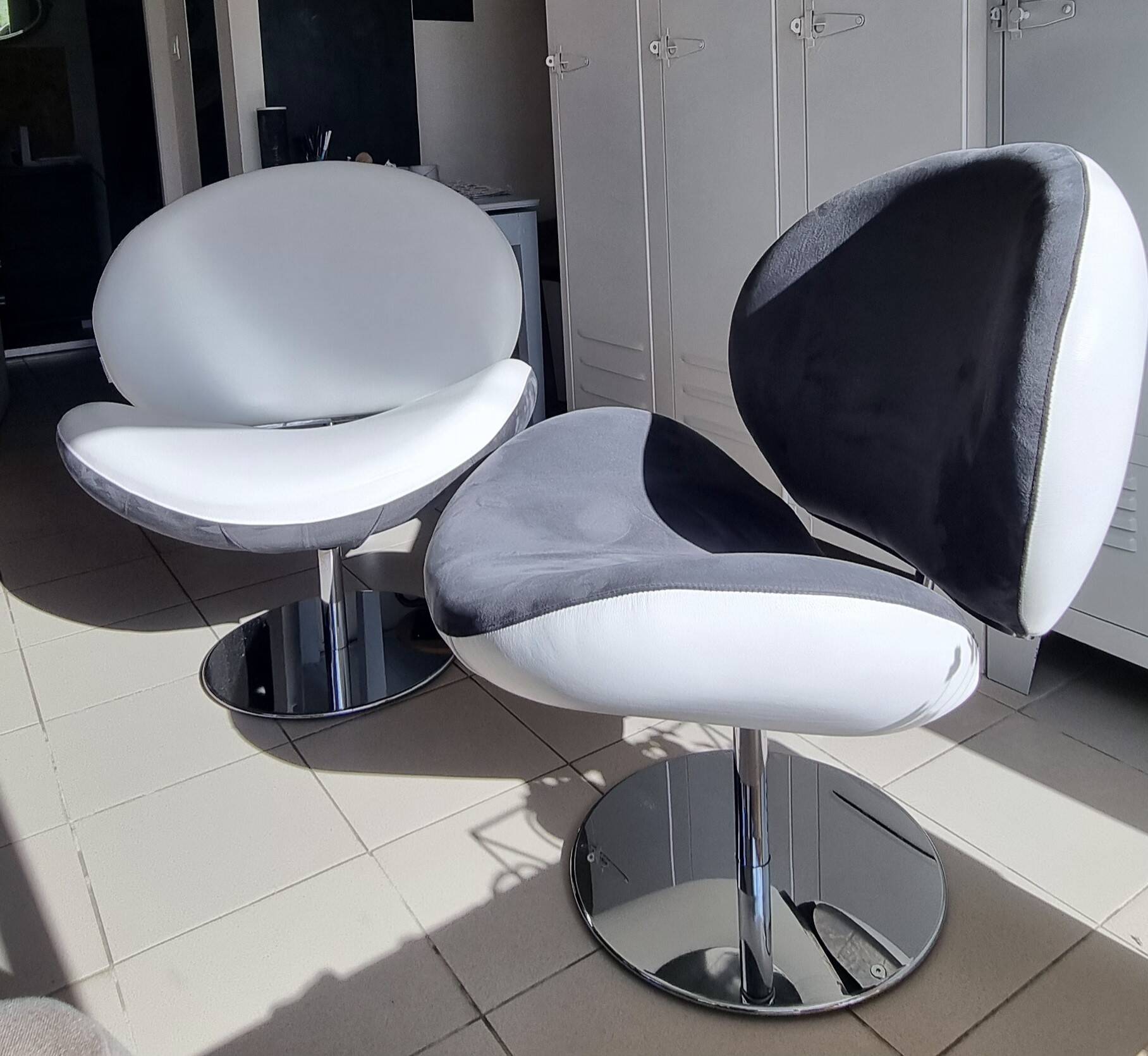 Pair of vintage retro armchairs Poltromec