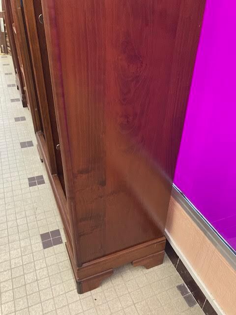 Bookcase with 2 glass doors