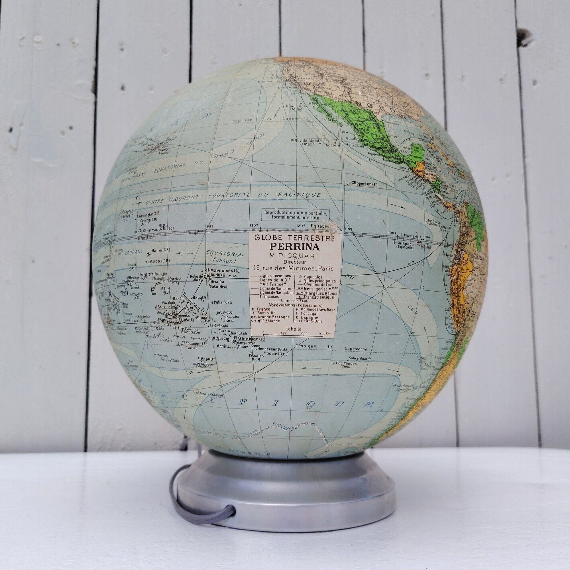 Illuminated glass globe, Art Deco, vintage