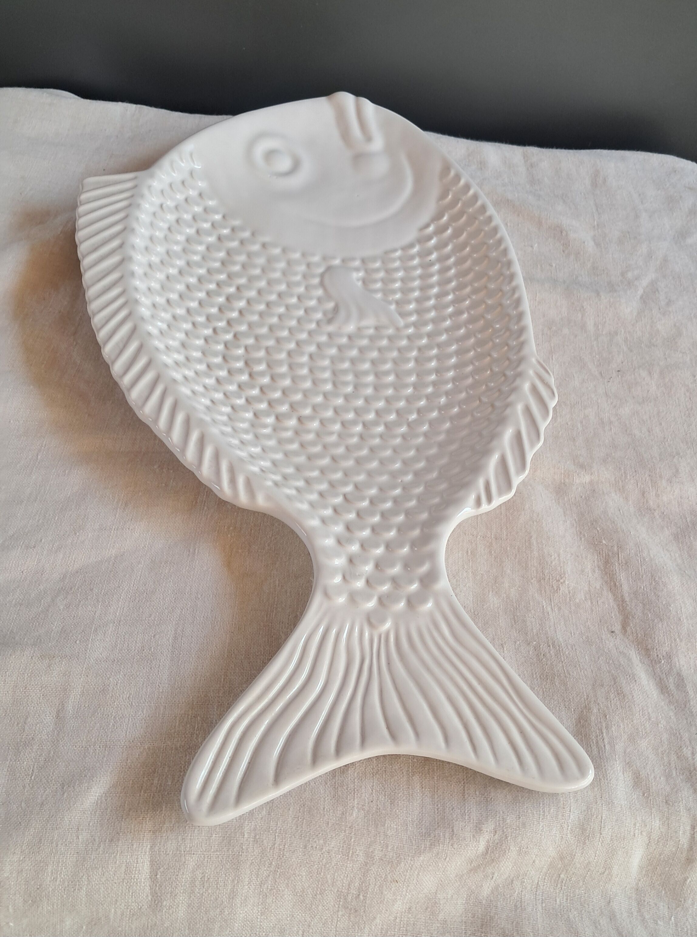 Vintage white ceramic fish serving set – Set of 4 pieces