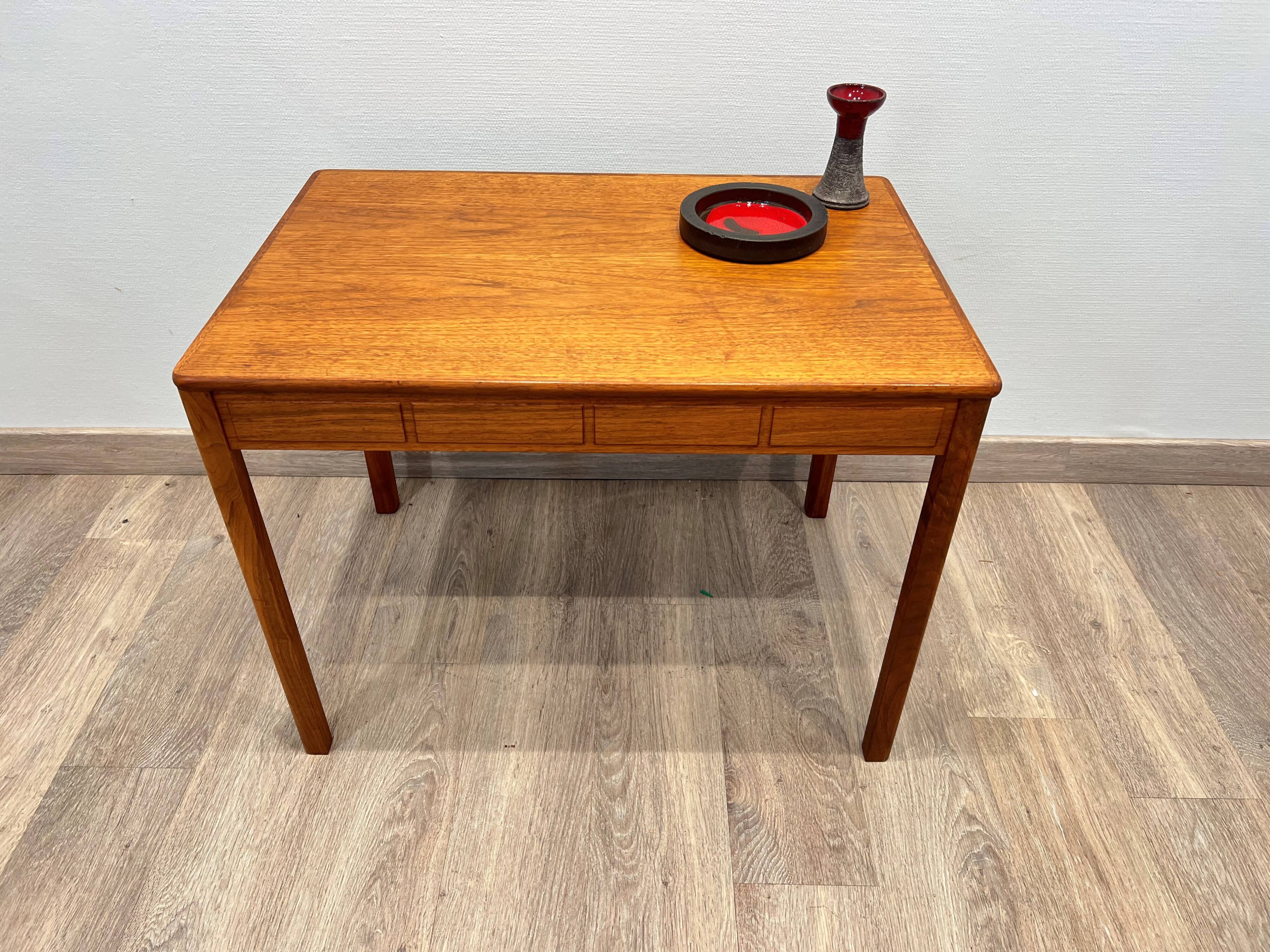 Table basse scandinave teck Seffle Mobelfabrik SWEDEN par Yngvar Sandström