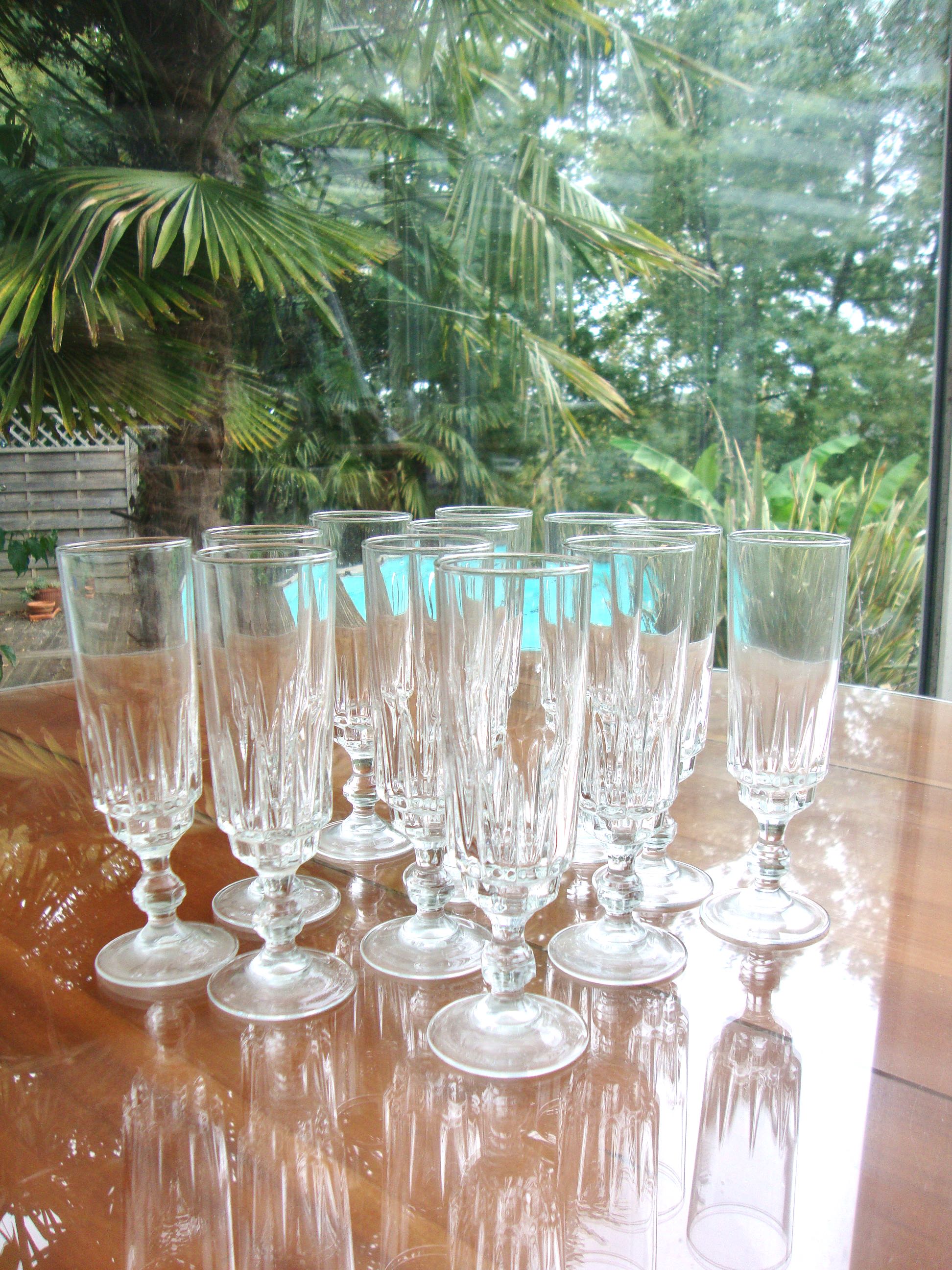 Set de 12 verres flûtes à champagne, 1940
