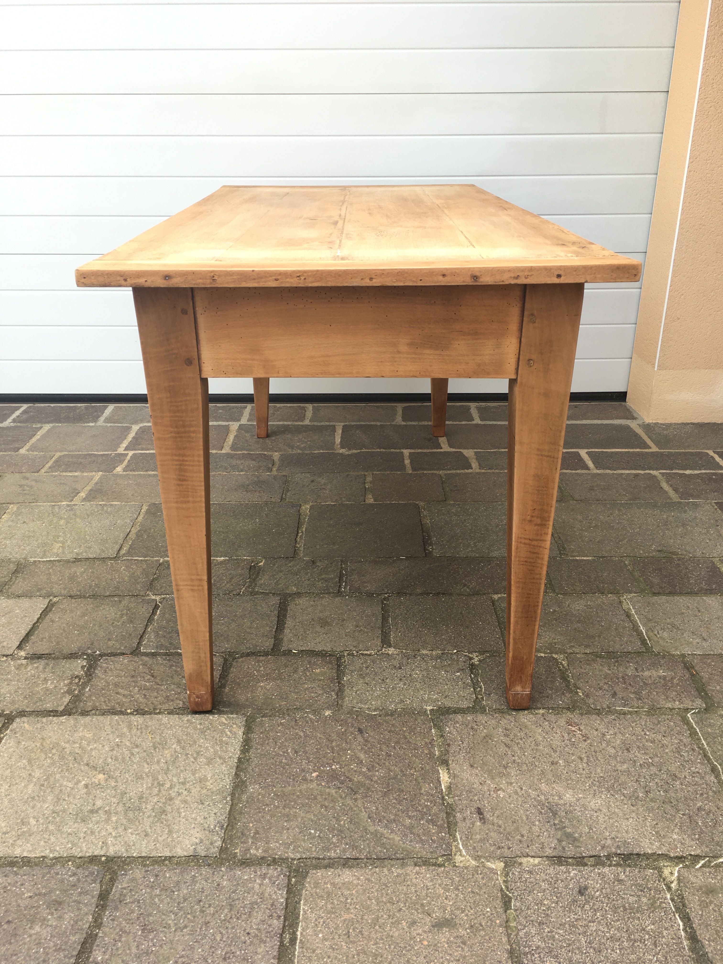 Farm table
