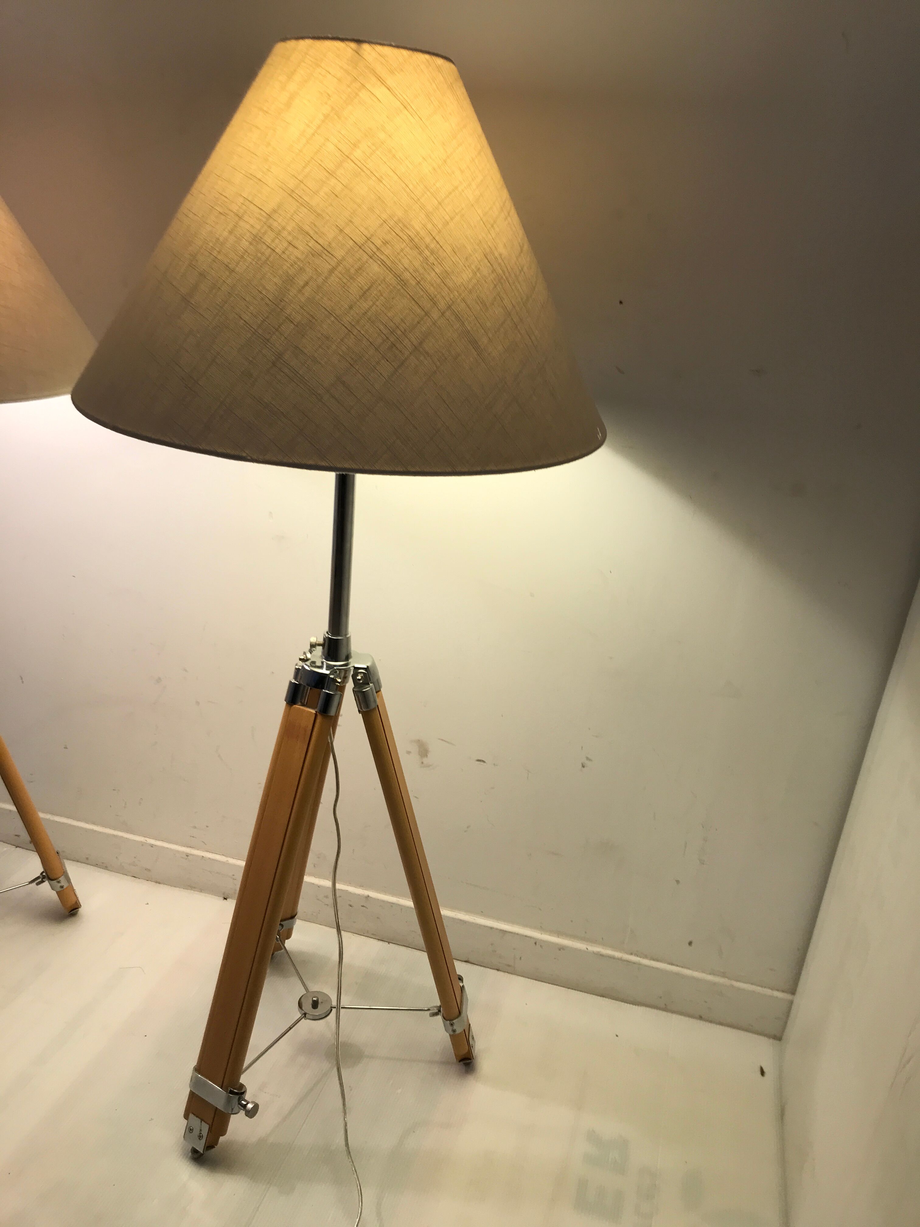 Paire de lampe de chevet trépied