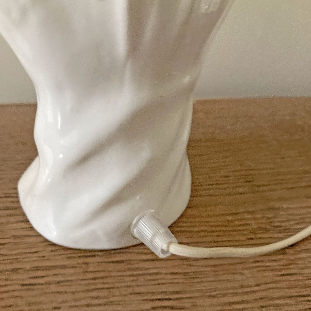 Ceramic hand lamp