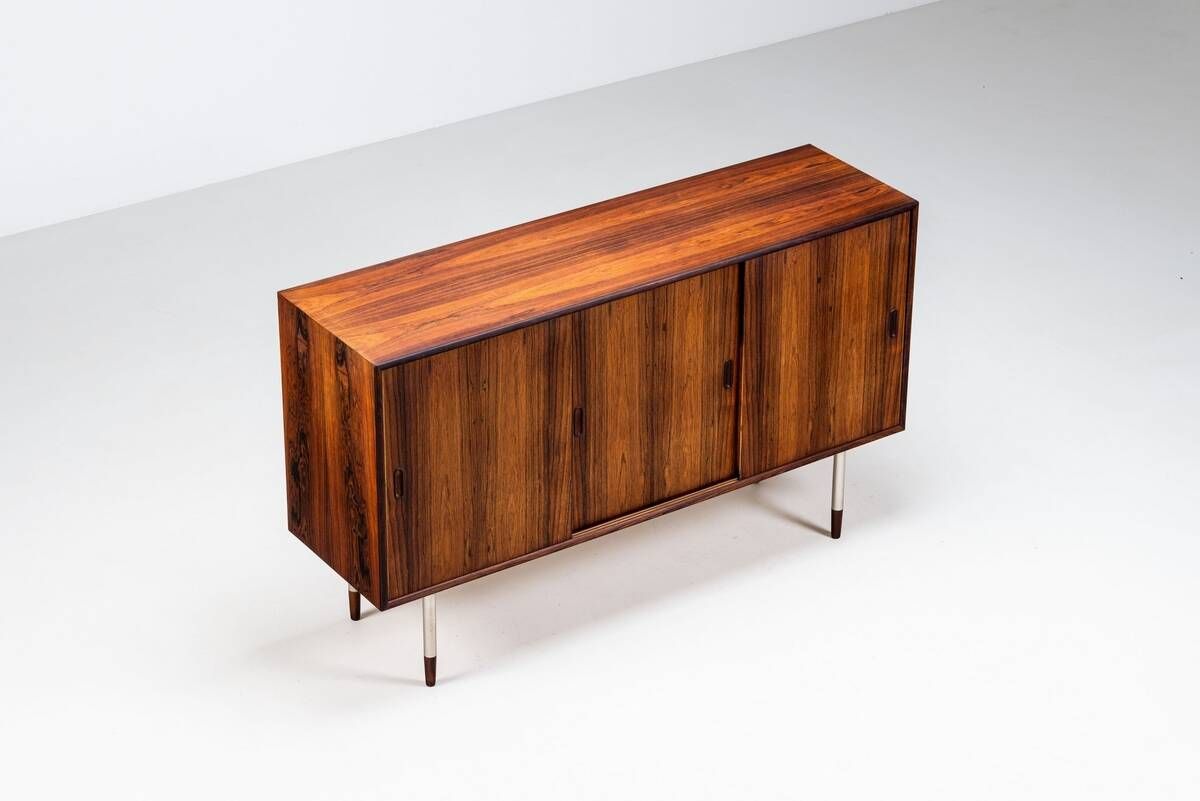Buffet inhabituel en palissandre avec pieds en métal Danemark 1960