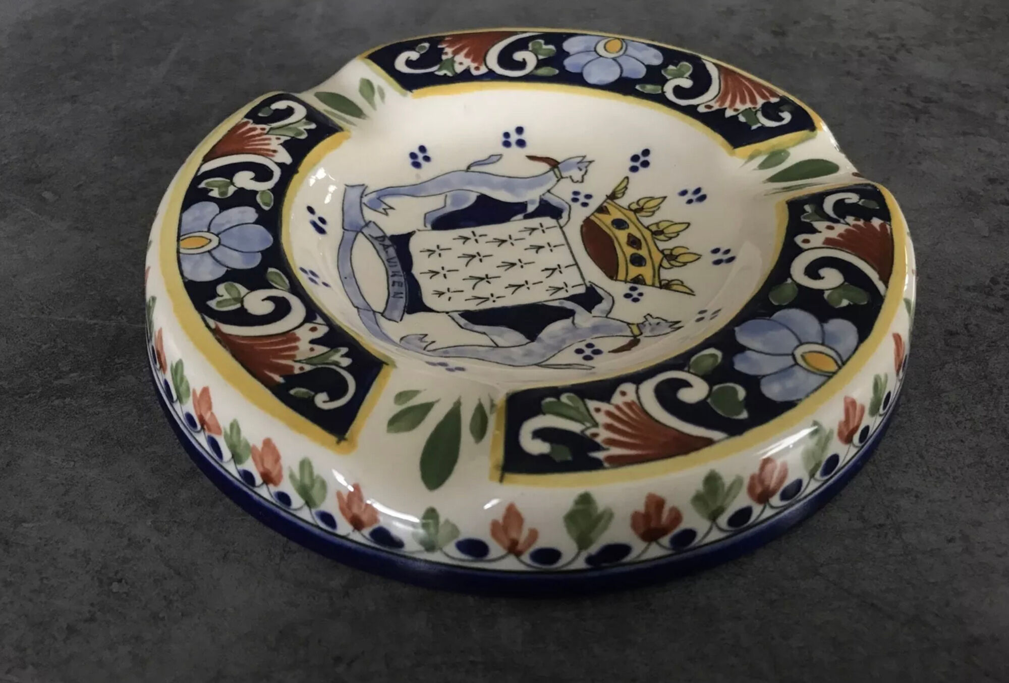 Ceramic ashtray painted coat of arms saint malo 14.5 cm