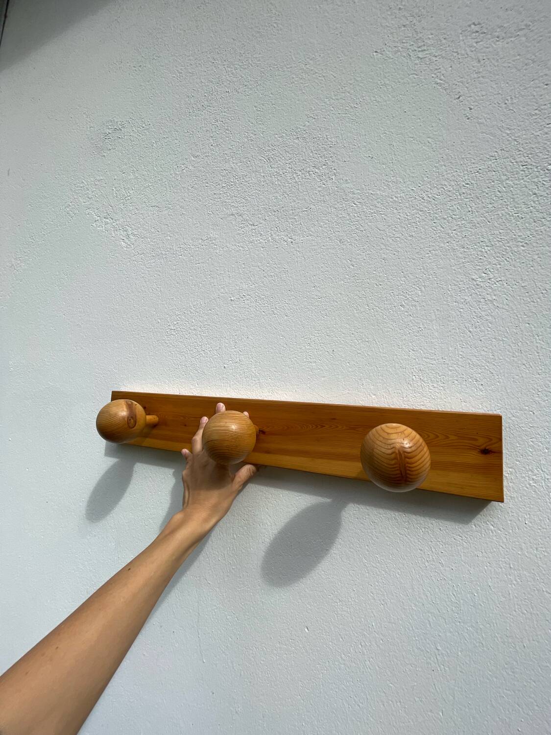 Maison Regain 1980 wooden wall coat rack