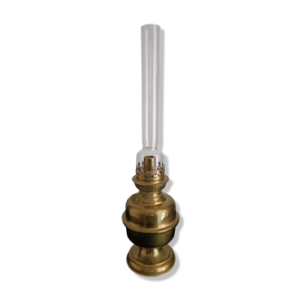 Lampe à pétrole ancienne en cuivre