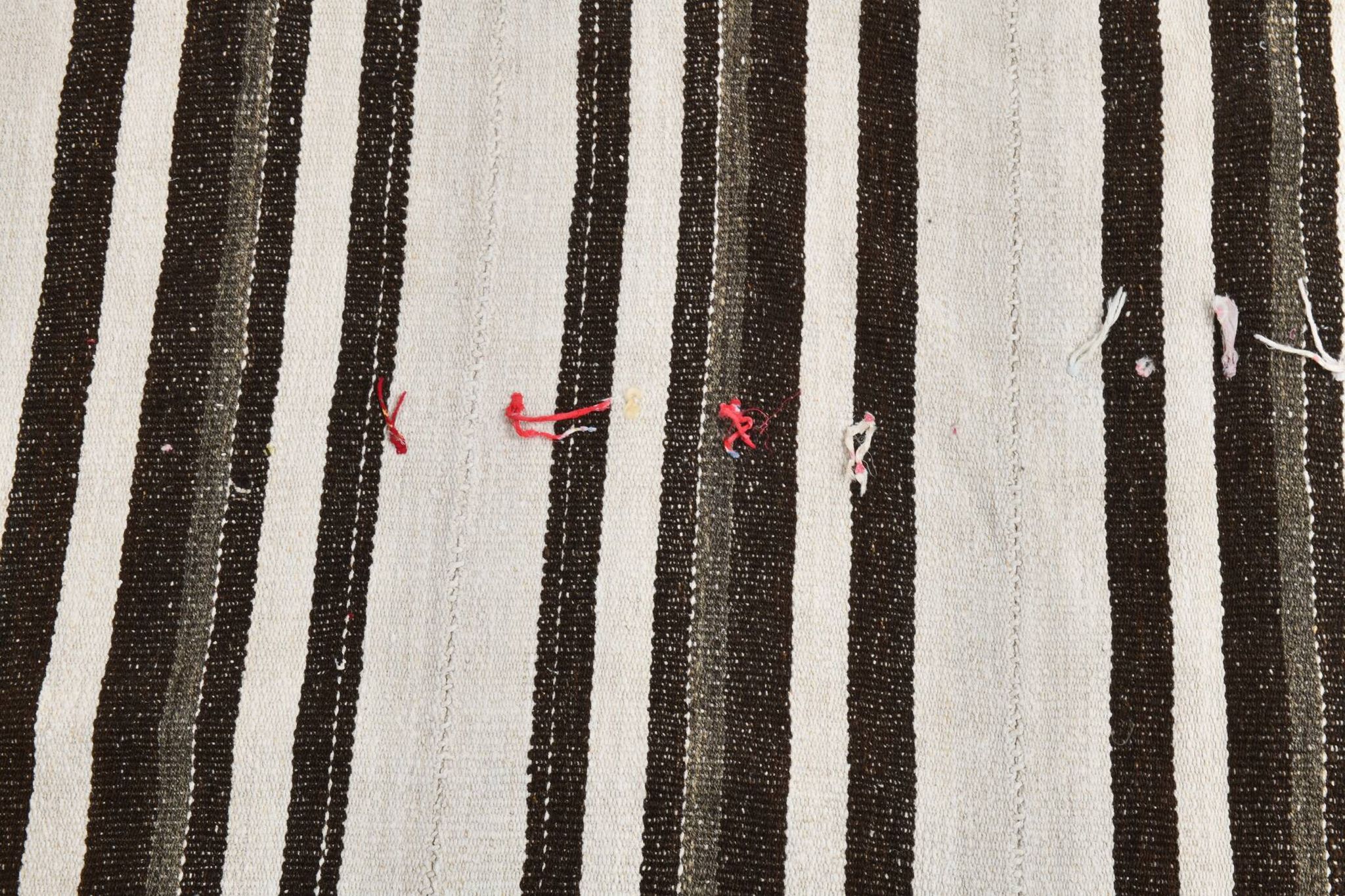 Tapis Kilim vintage rayé contemporain, 206 x 304 cm