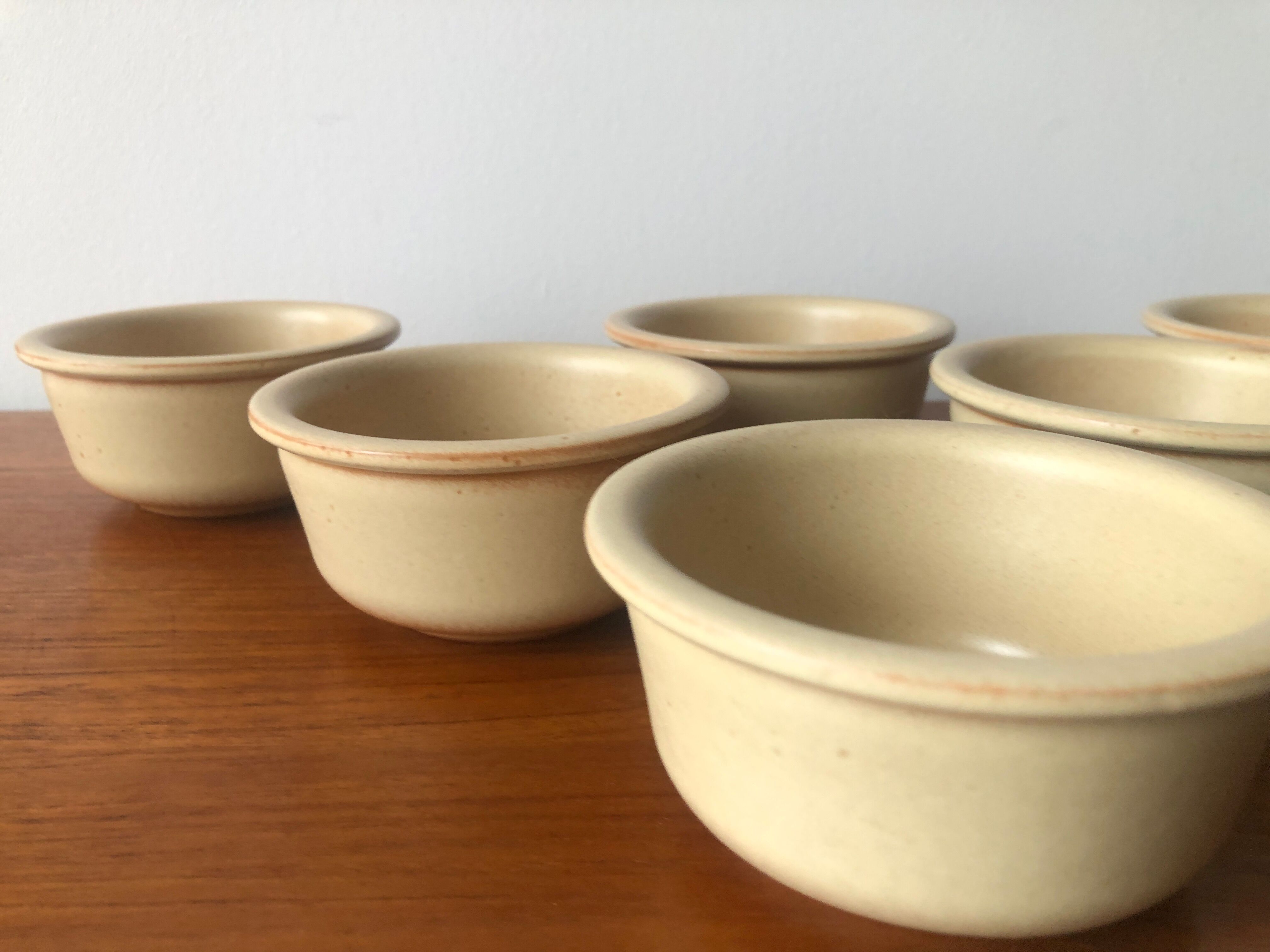 Natural stoneware cups