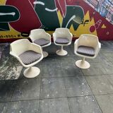 Set of 4 white swivel Tulip chairs, designer