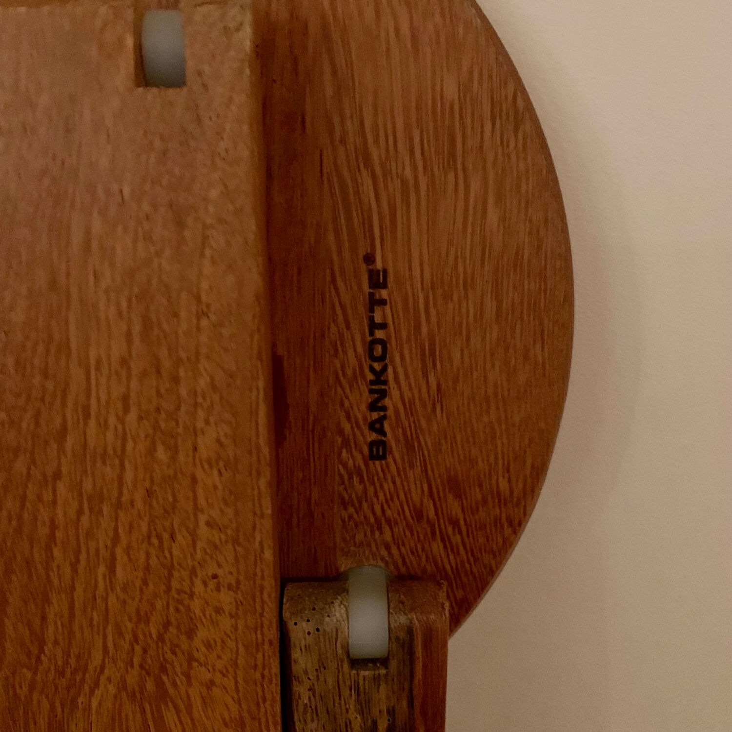 Foldable bankotte stool by butzke