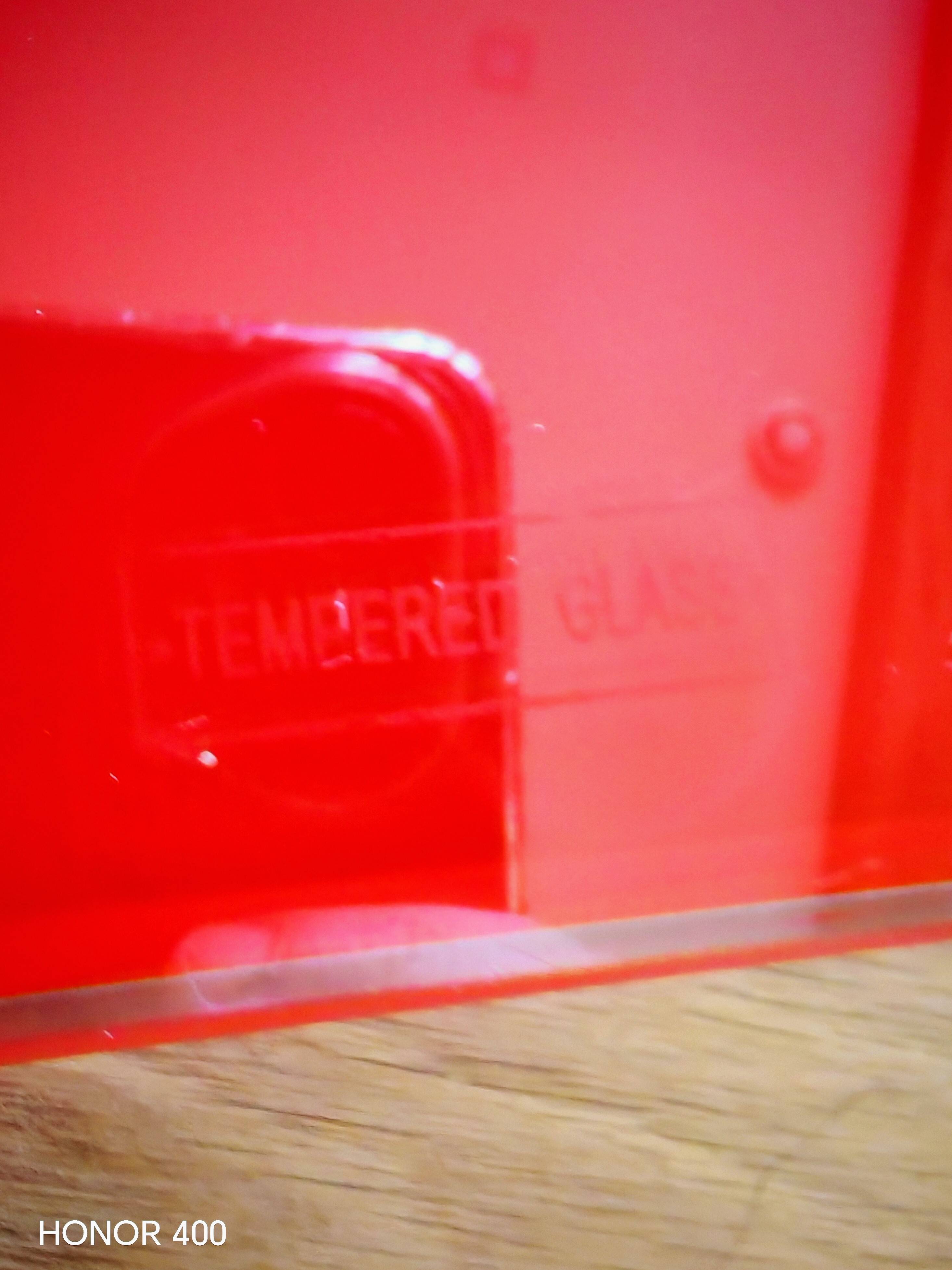 Table "floating" Space age 1970 Red Glass and Dove Tail - 140x80cm