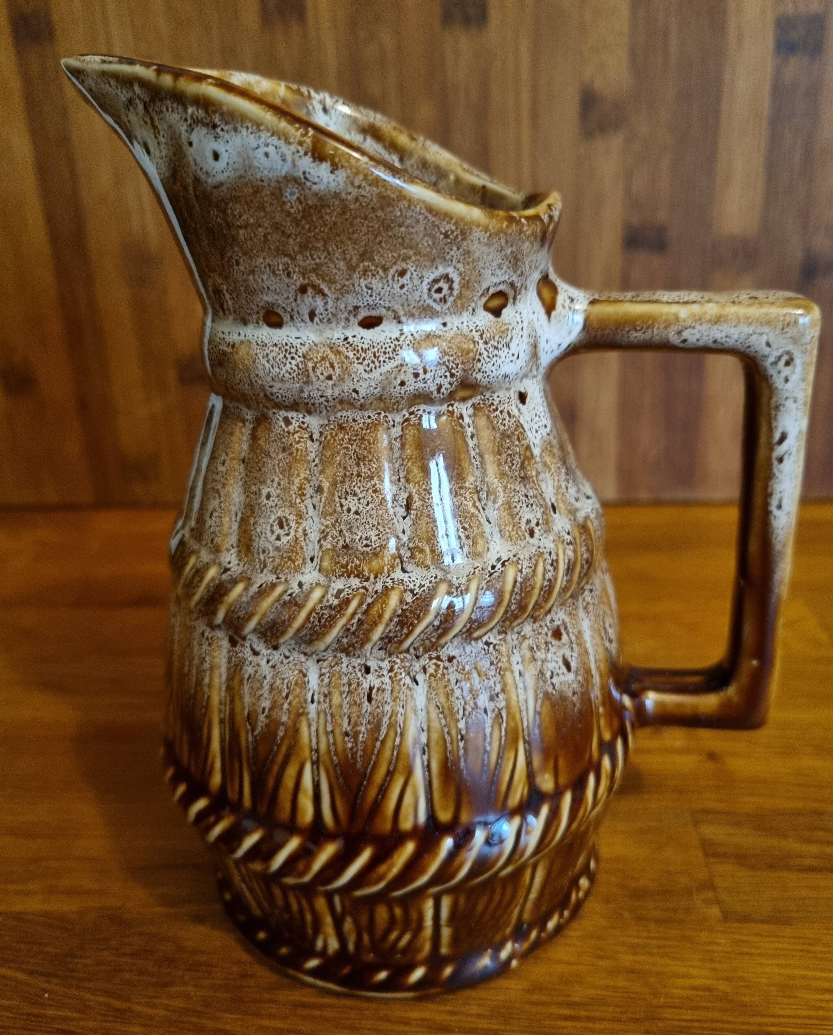 Vintage barrel-shaped pitcher 75cl