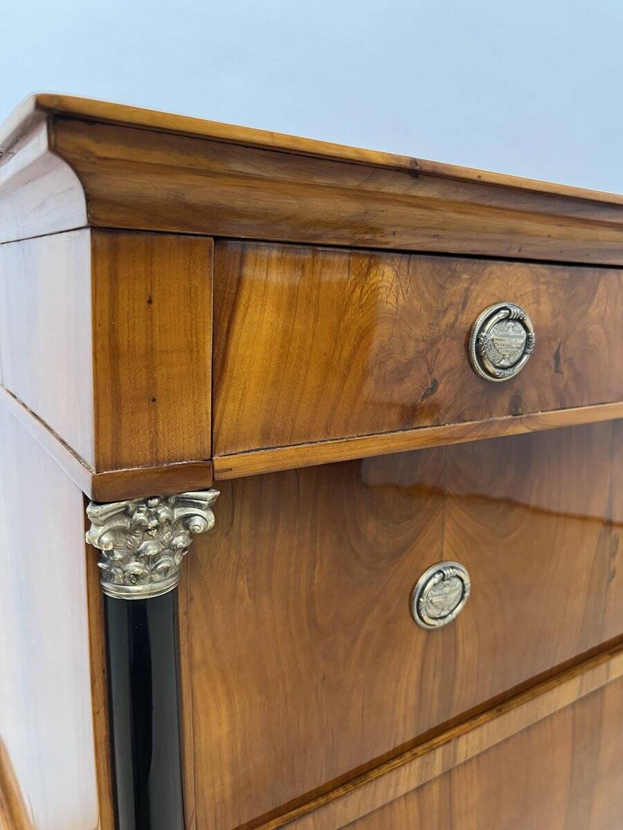 Biedermeier Commode in Cherry Veneer and Brass, Germany, 1820s