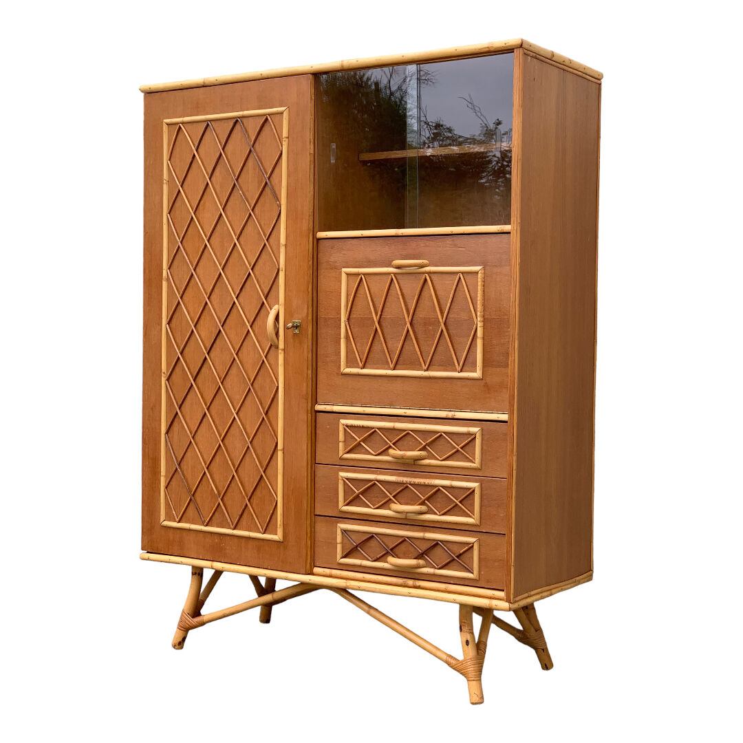 Rattan wardrobe with tapered legs from the 1960s.