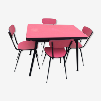 Table et chaises en formica