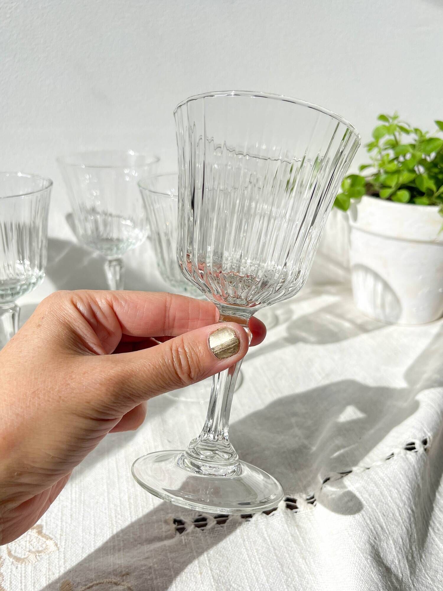 7 Vintage red wine glasses in fluted glass Made in France