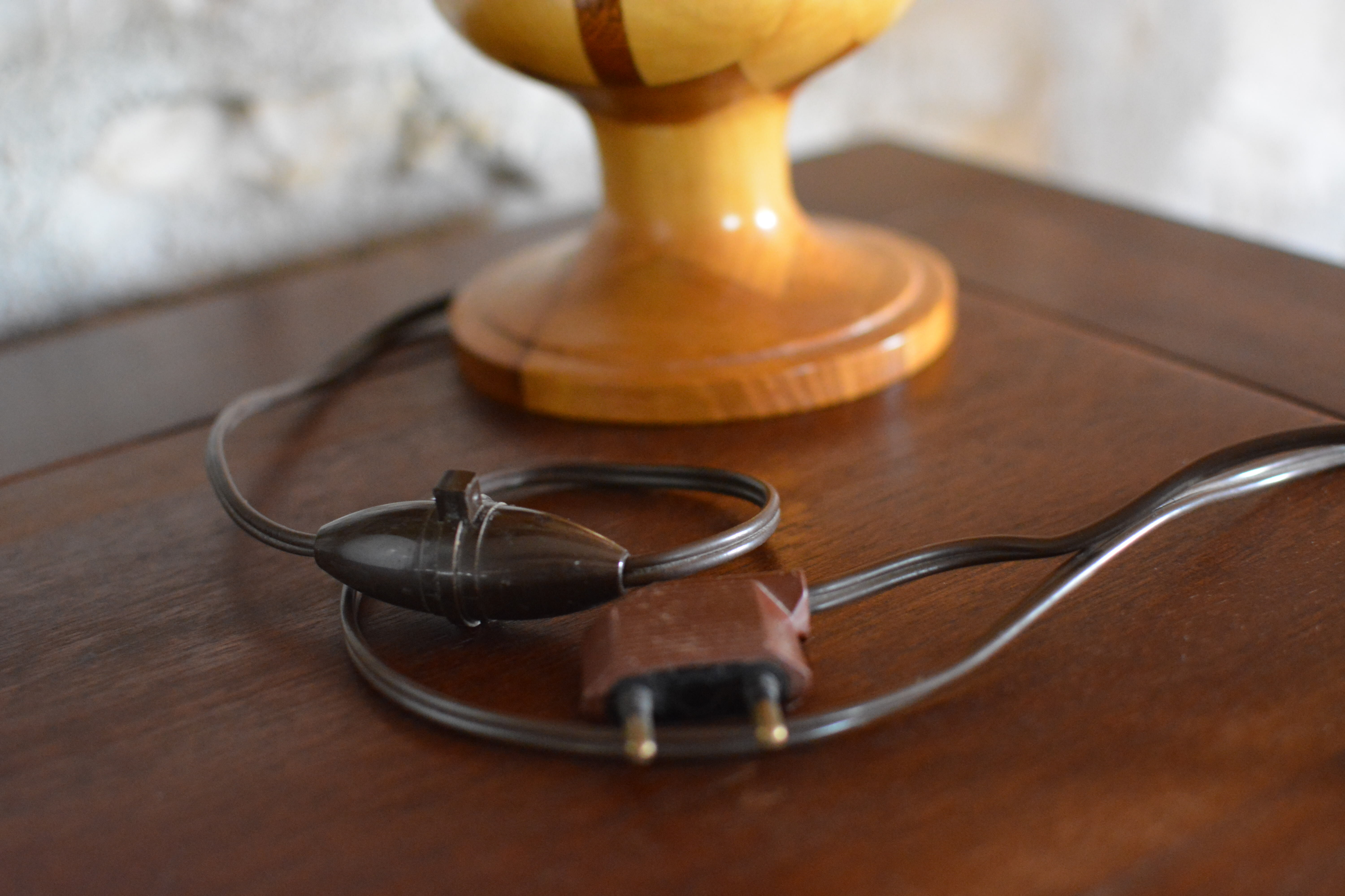 Lampe bois et marqueterie vintage