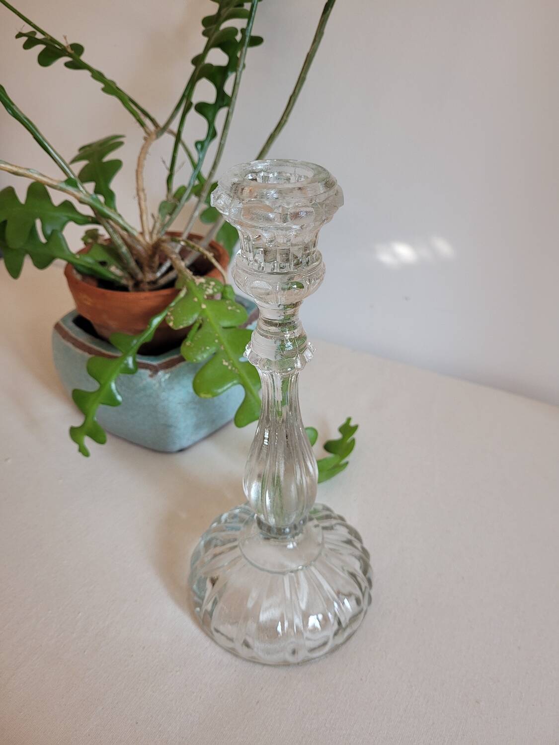 Chandelier en verre moulé