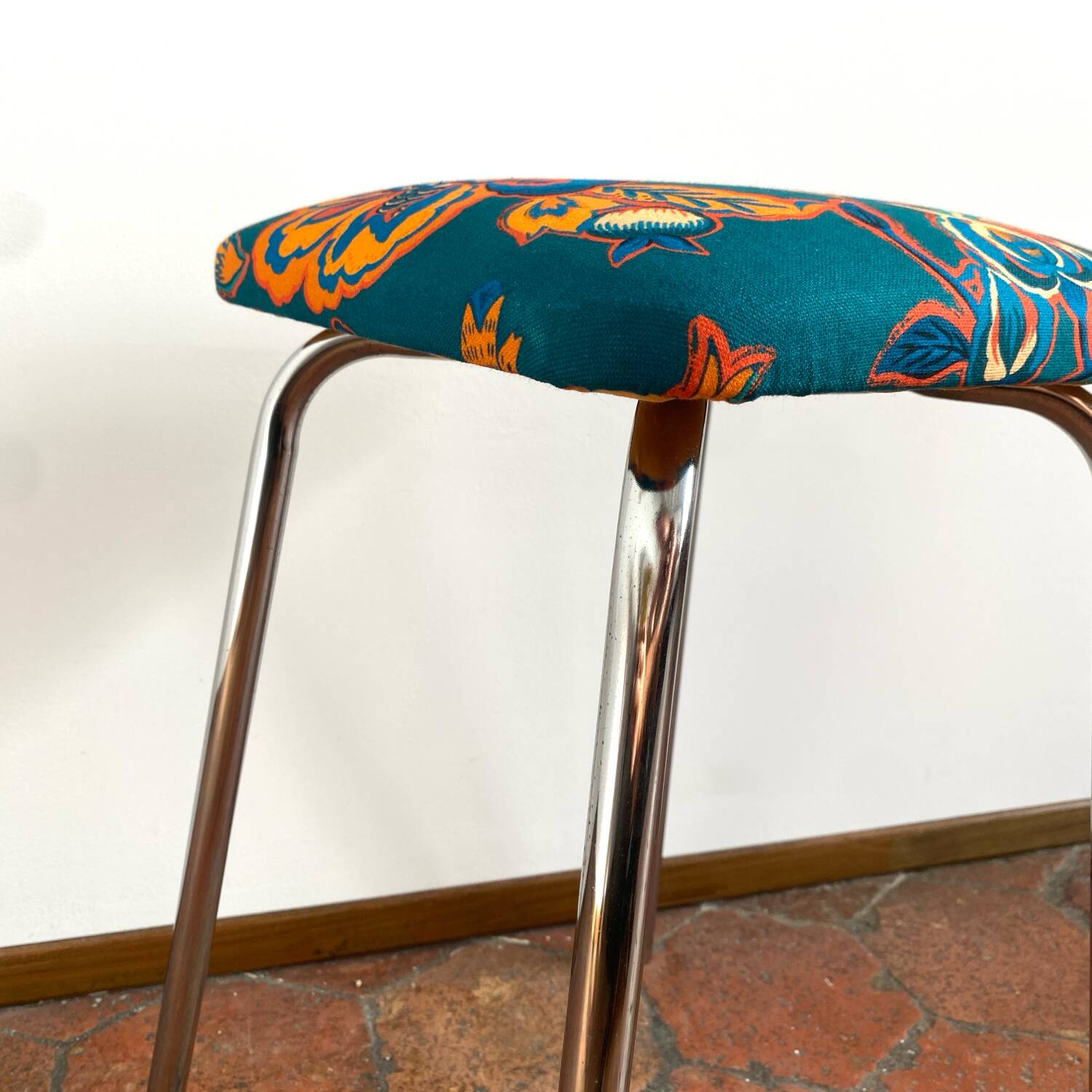 Vintage stool - Upcycling - tapestry - Romy green