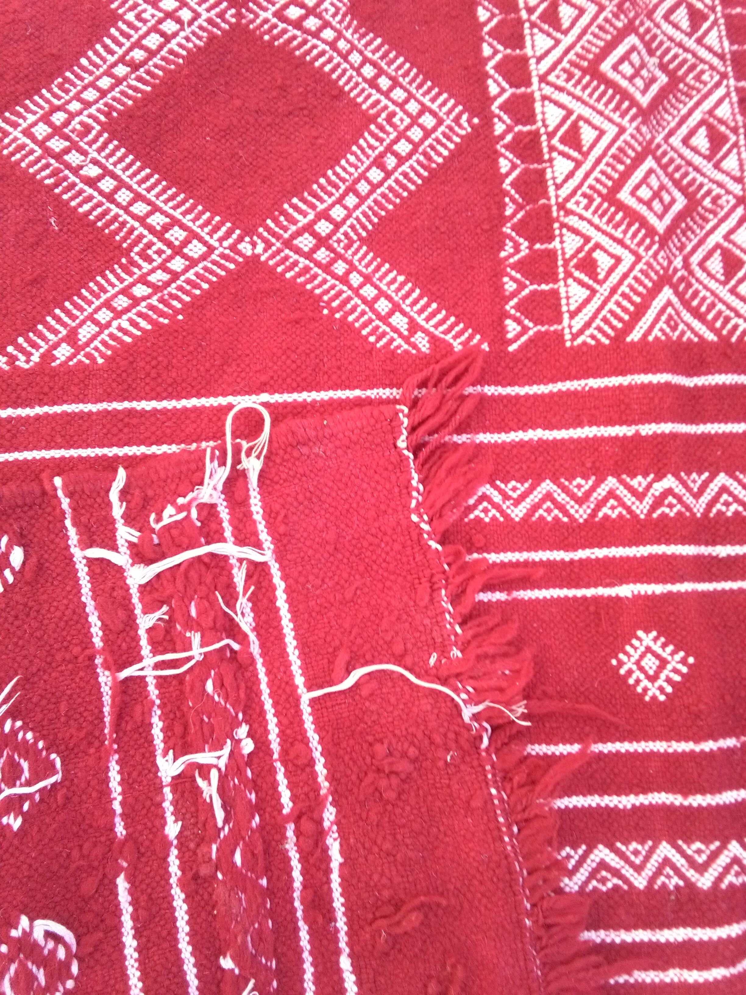Kilim rouge et blanc en pure laine fait à la main 100x 200cm