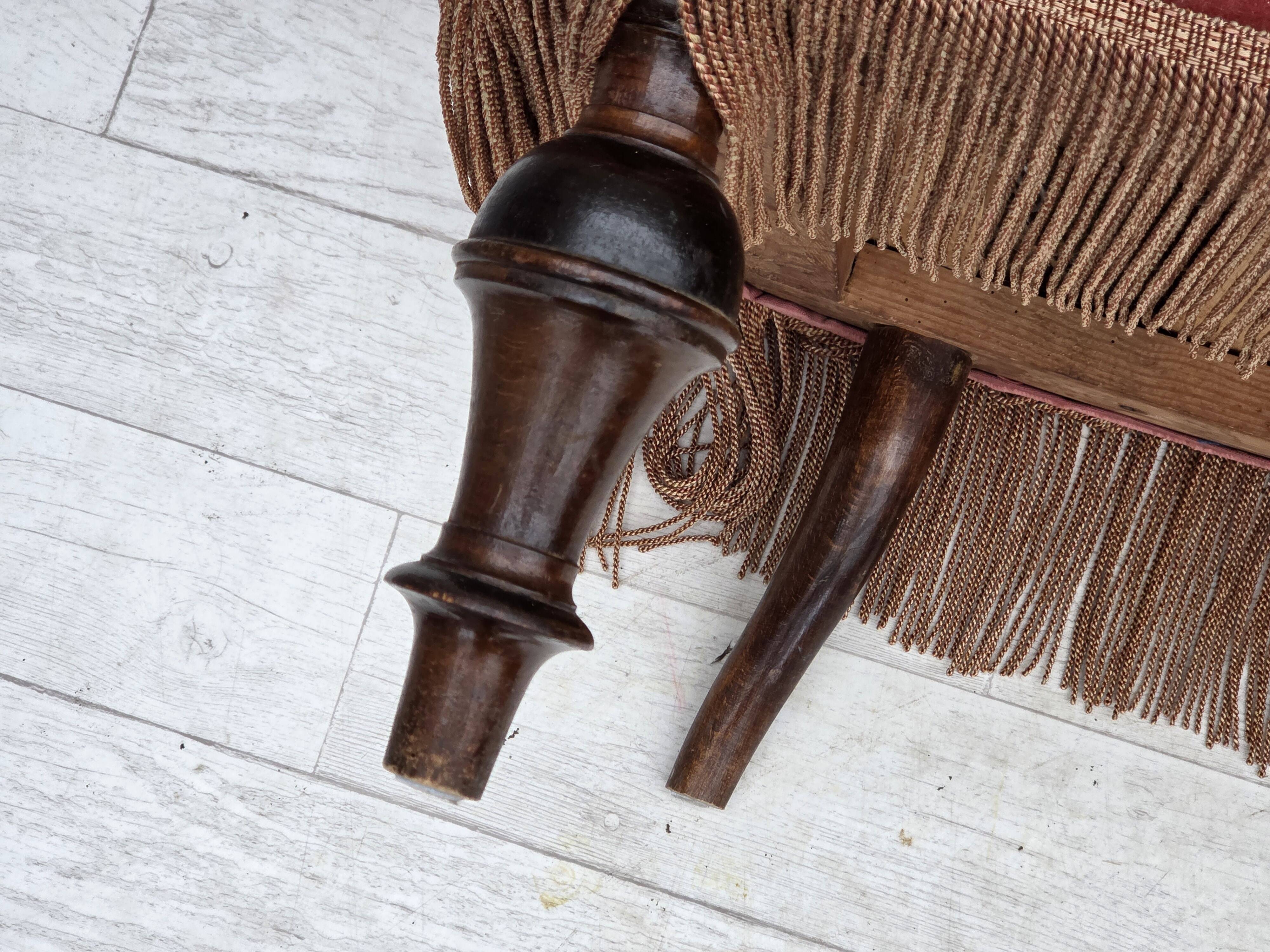 Canapé danois 2 places des années 1930, velours d'ameublement rose saumon, bois de frêne.