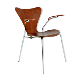 Chaise série 7 avec accoudoirs Arne Jacobsen édition Friz Hansen de 1977