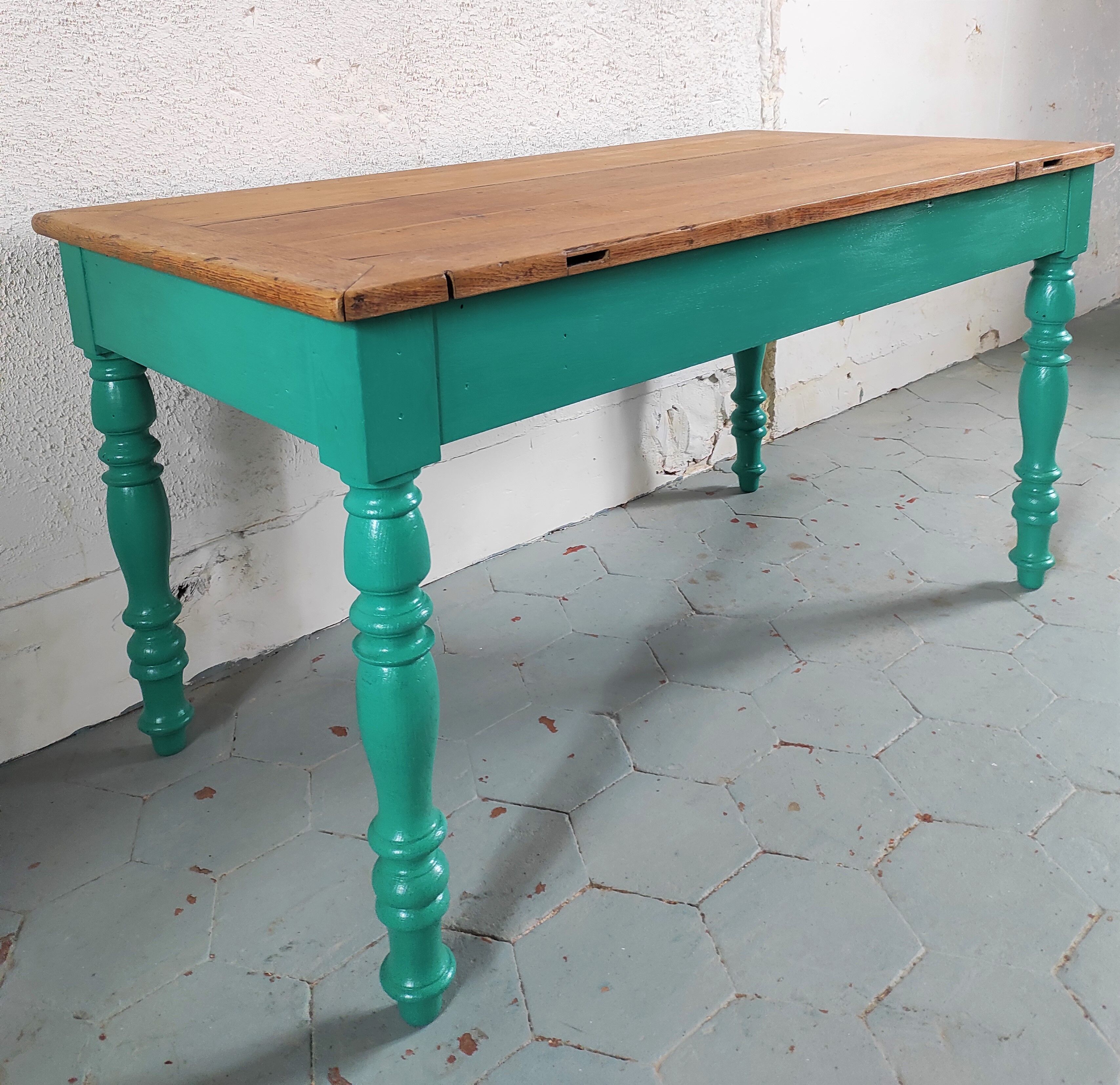 Farm table