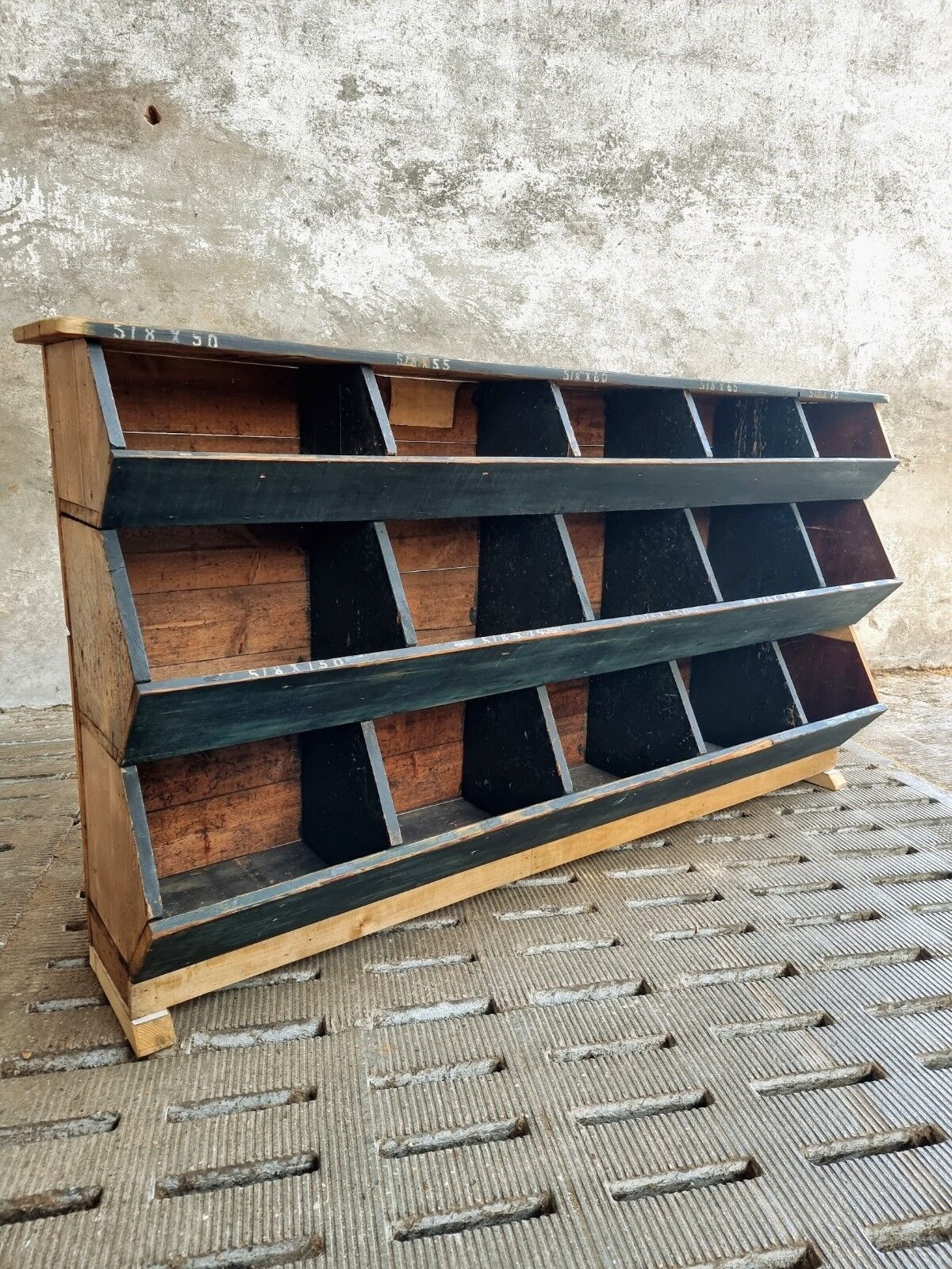 Old grutter cabinet shop cabinet