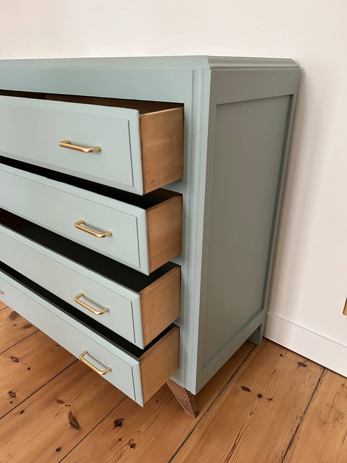 Vintage chest of drawers revisited in Almond (Resource)