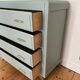 Commode vintage revisitée en Amande (Ressource)