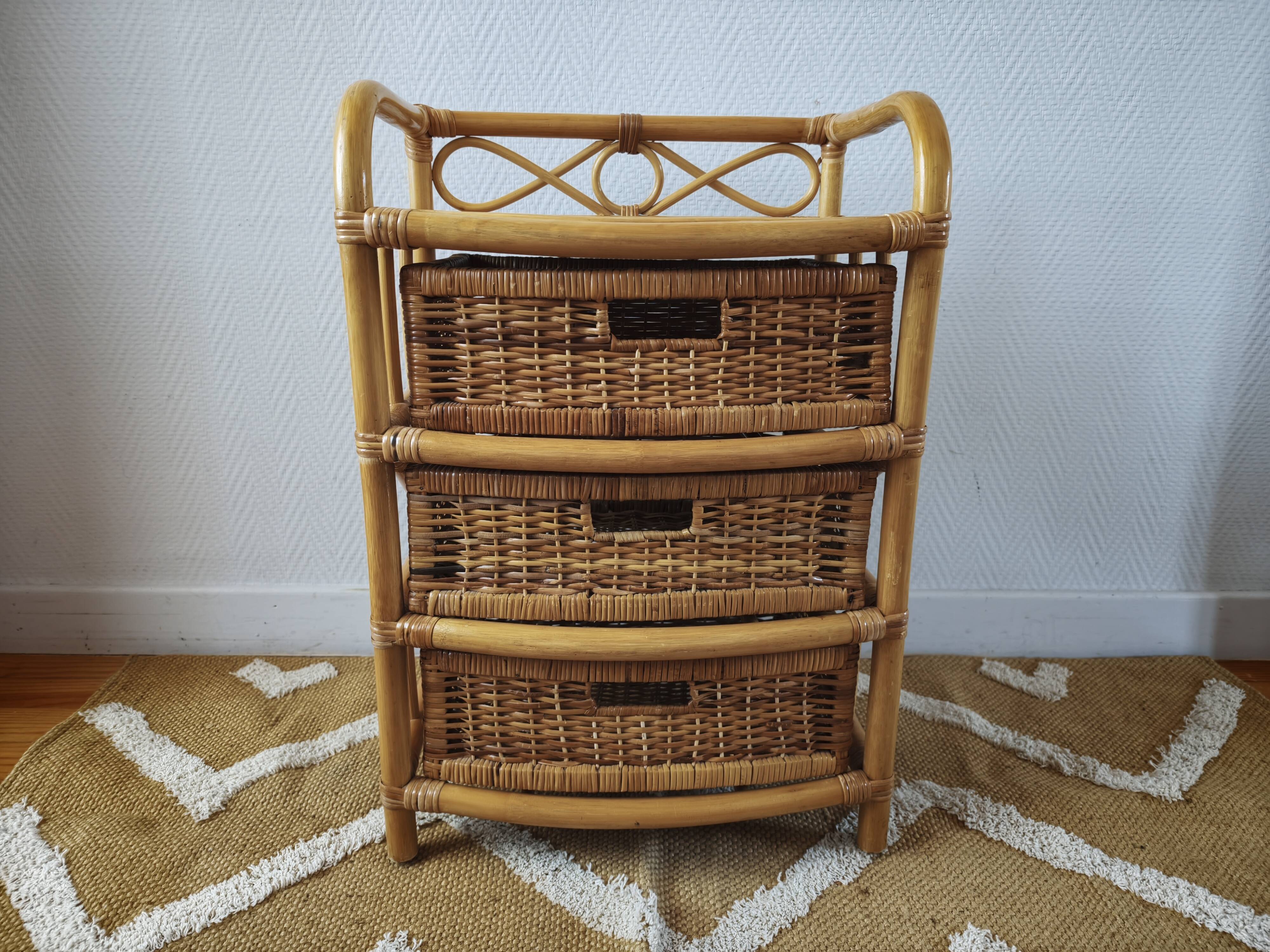 Vintage commode in rattan and wicker