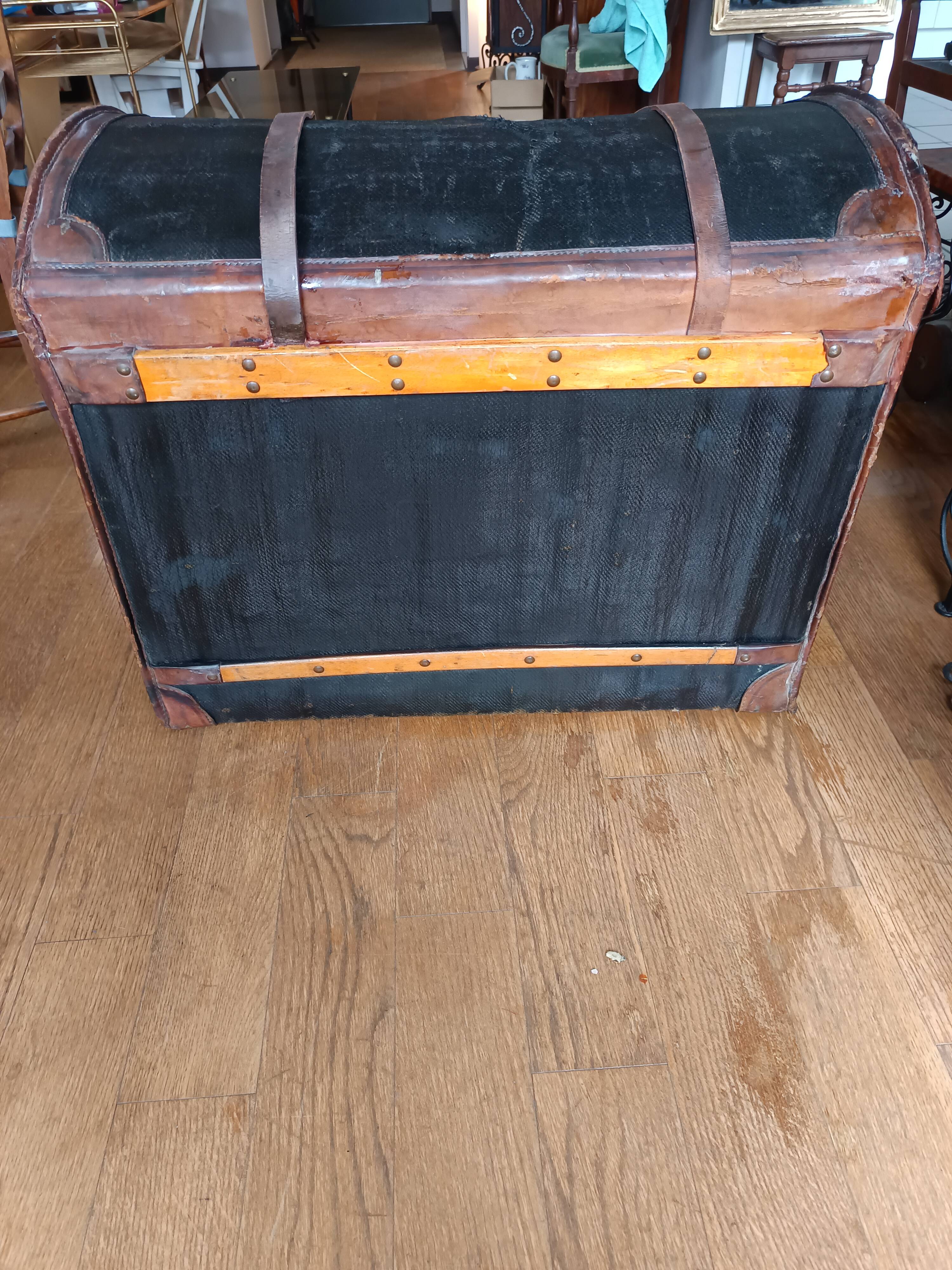 Curved travel trunk, Second Empire