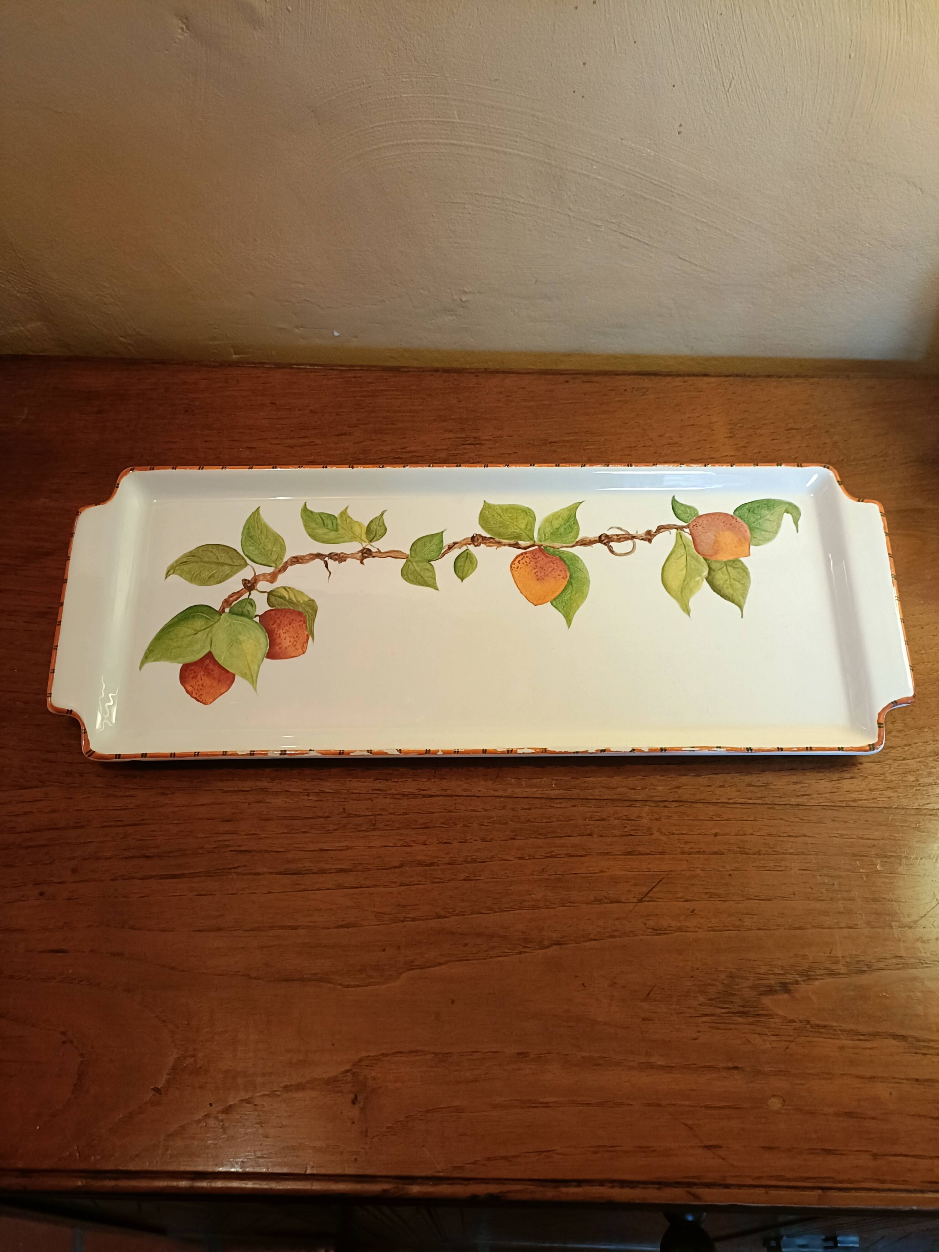 Cake dish. Vintage.