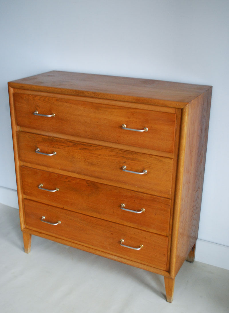 Commode vintage en bois pieds compas