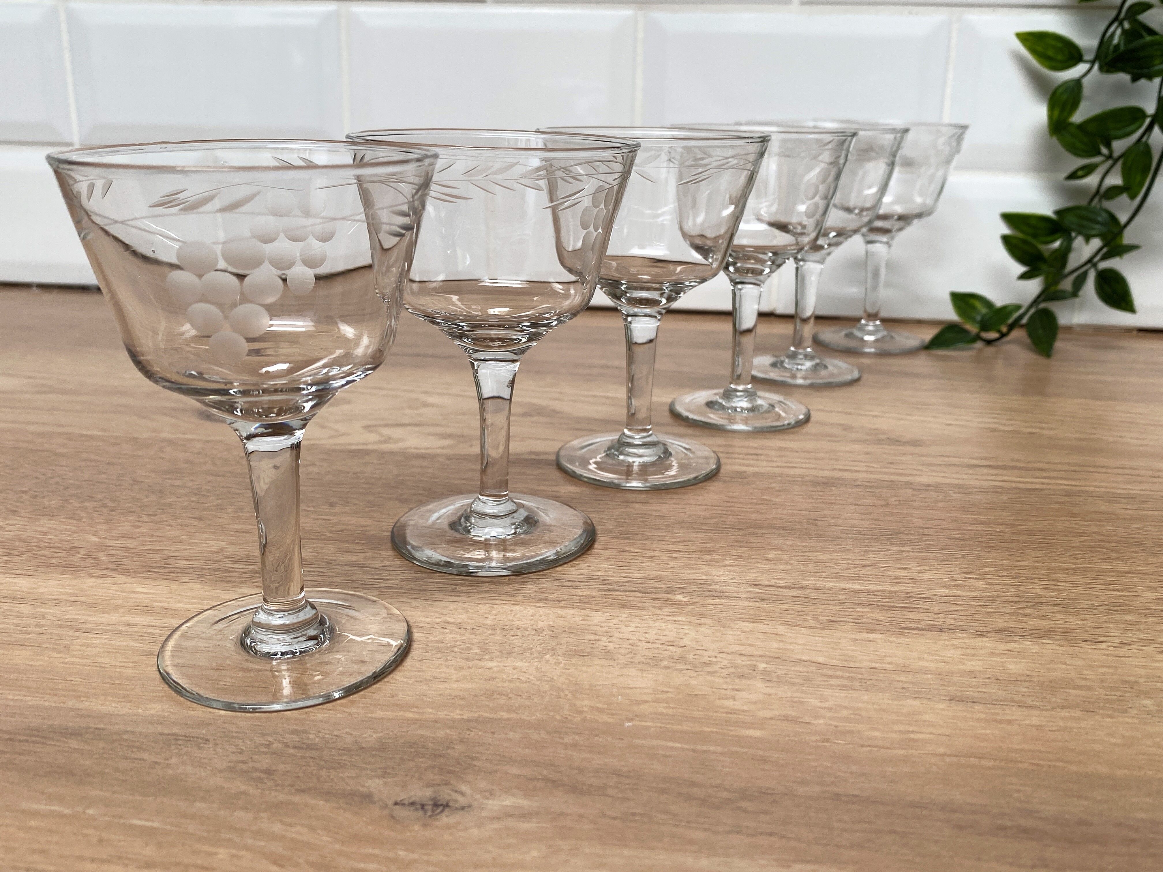 Set of 6 wine glasses in cut glass