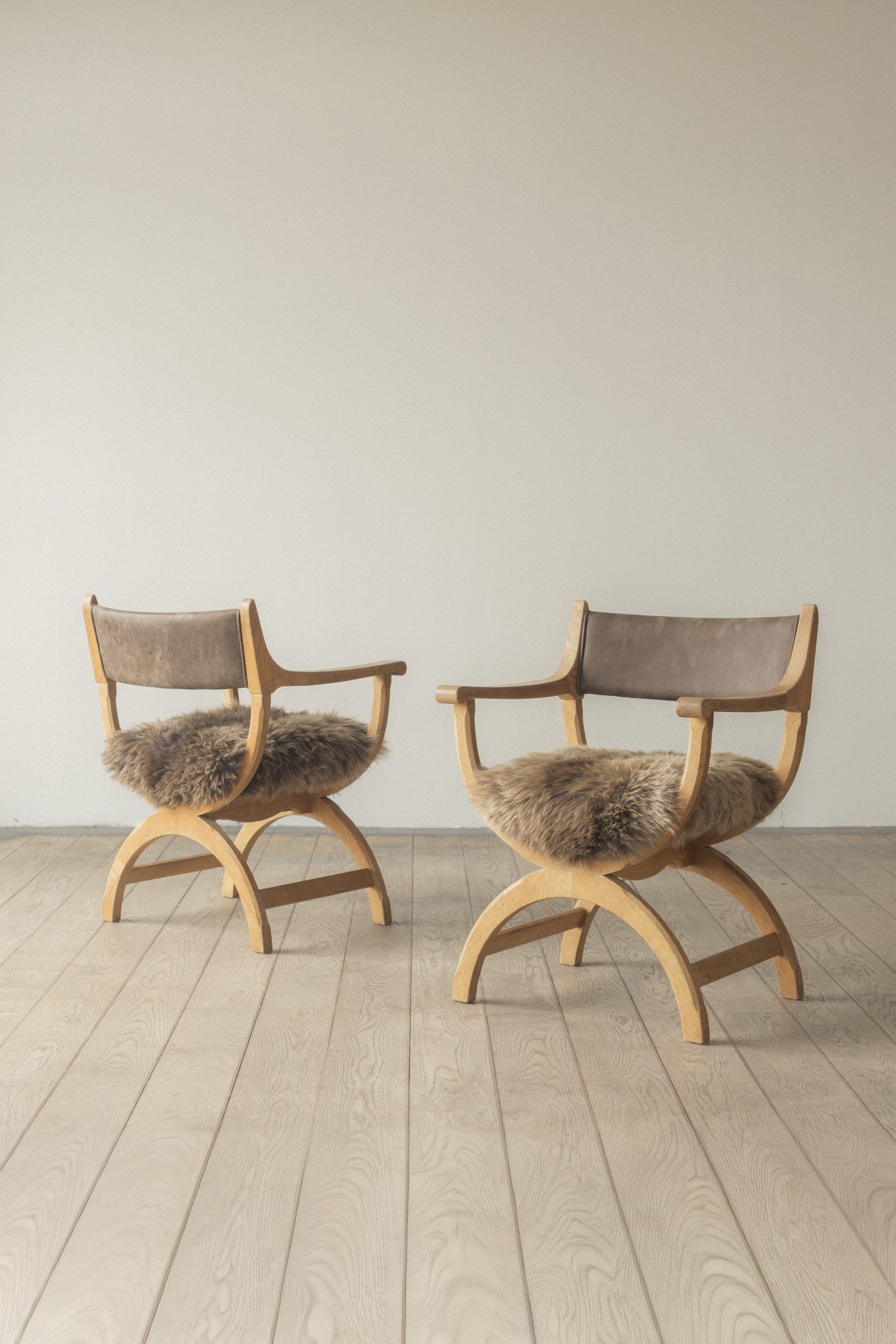 Henning Kjærnulf kurul, dining chair (pair)
