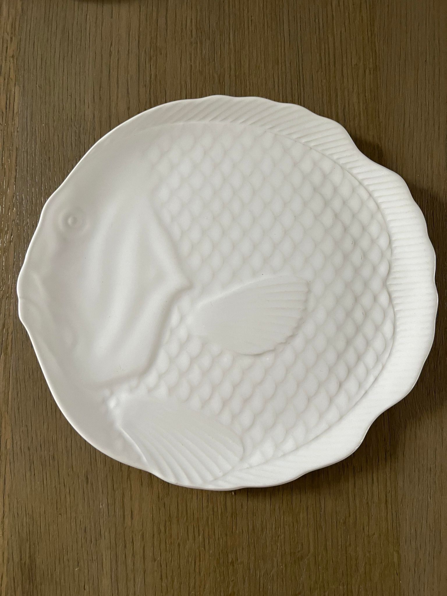 10 Vintage fish-shaped flat plates
