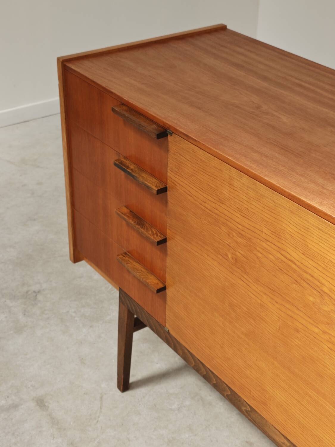 Enfilade meuble de rangement
Frantisek Mezulanik pour Up Zavody
1960
